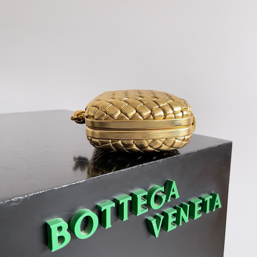 BV Knot plain evening clutch Classic braiding with metal rope twist buckle - Image 3