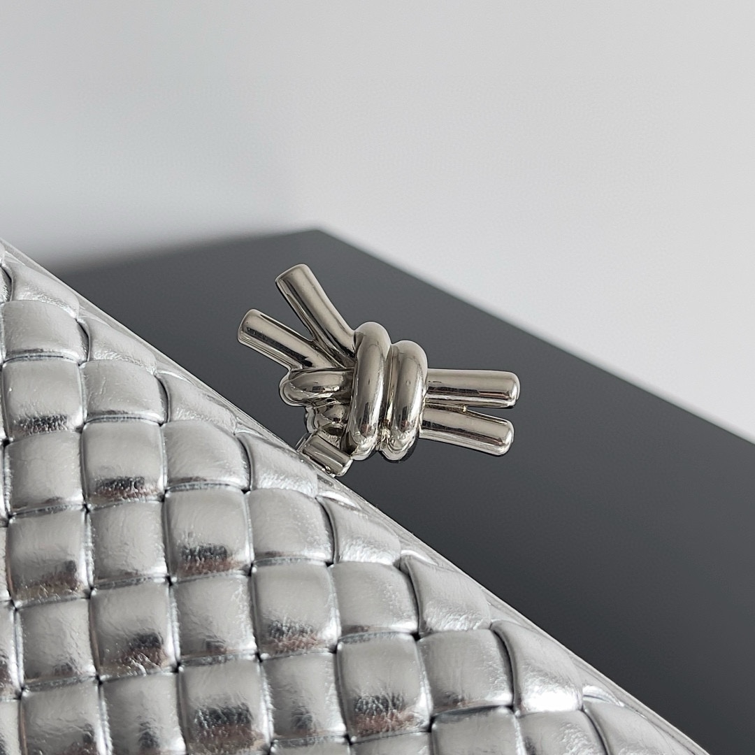 BV Knot plain evening clutch Classic braiding with metal rope twist buckle - Image 7