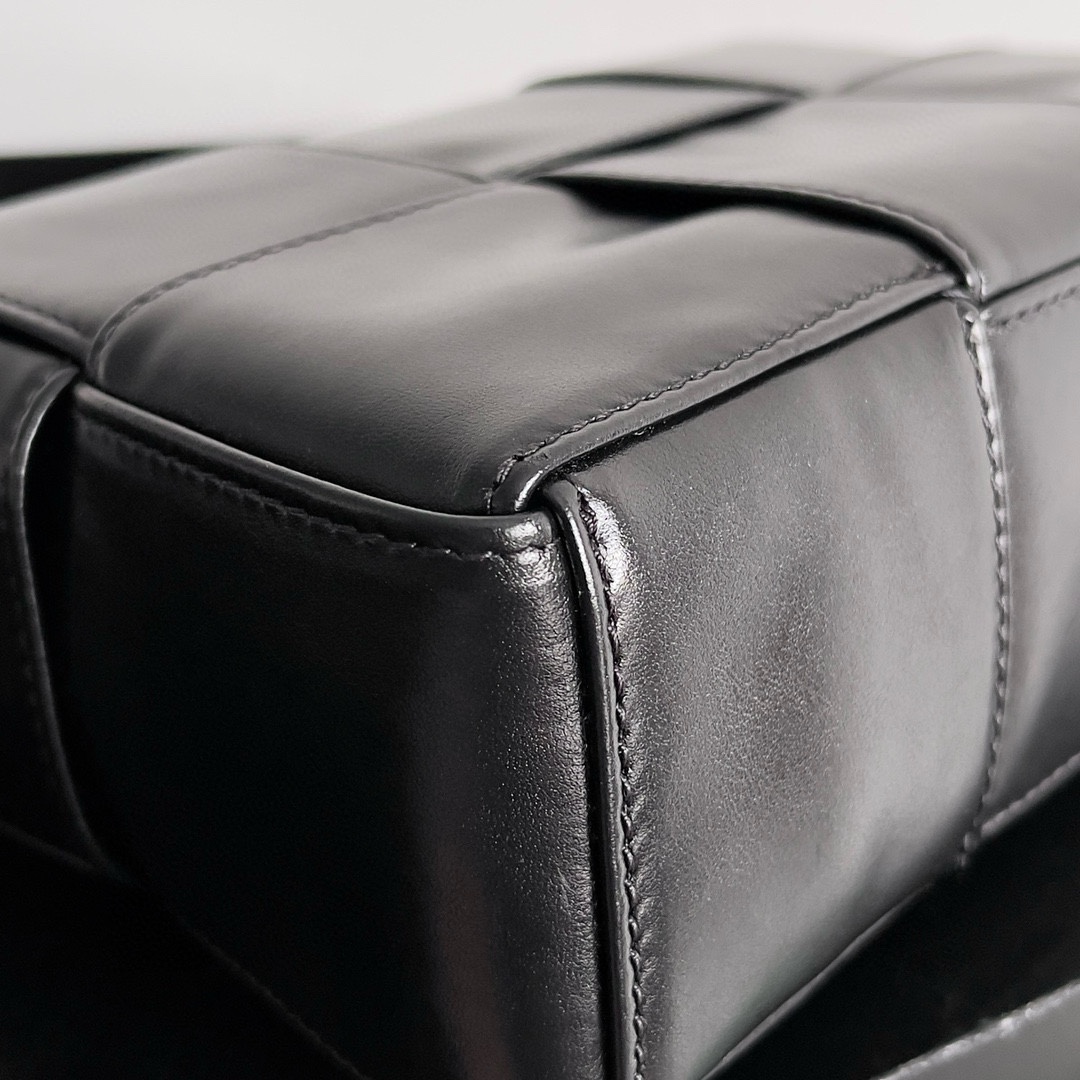BV new Arco camera bag small size The retro style of the classic woven oil wax leather is really amazing - Image 7