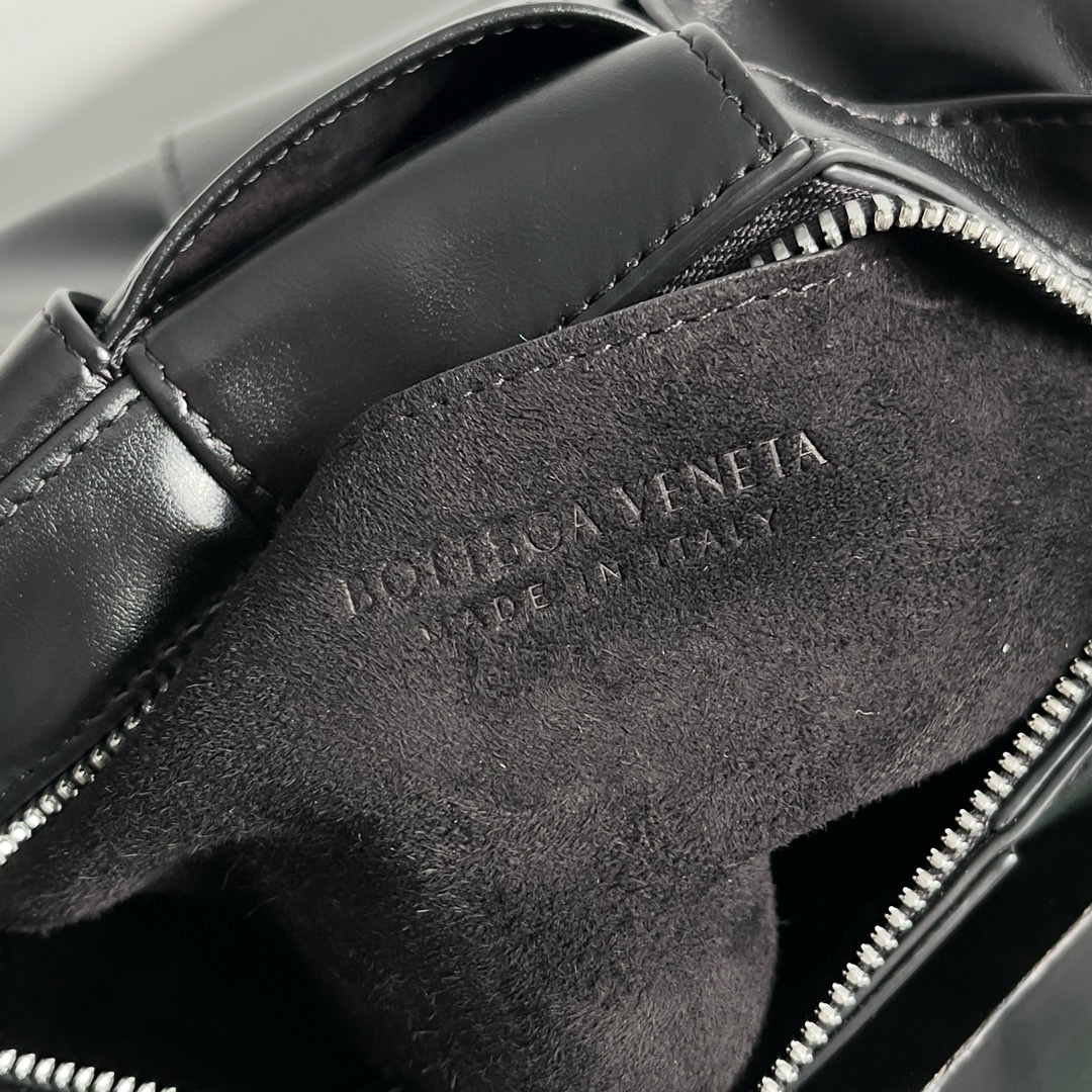 BV new Arco camera bag small size The retro style of the classic woven oil wax leather is really amazing - Image 9