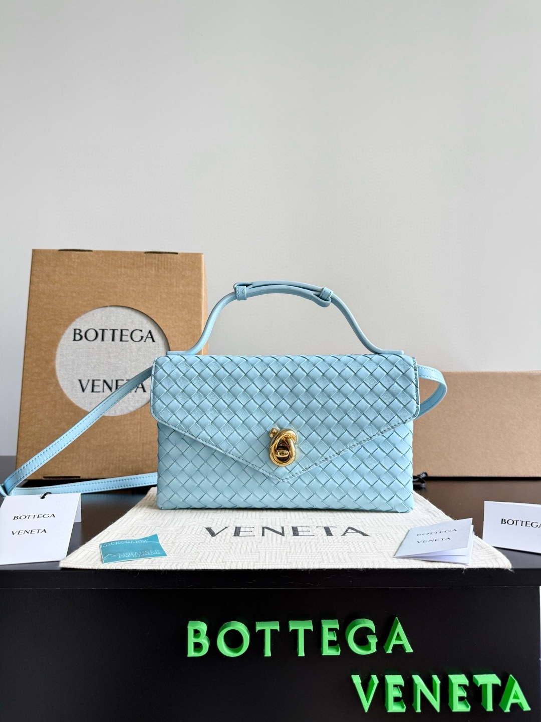 B.v 25🆕Summer new Knot Lock crossbody bag The handbag is made of the brand's most iconic Intrecciato woven sheepskin body - Image 10