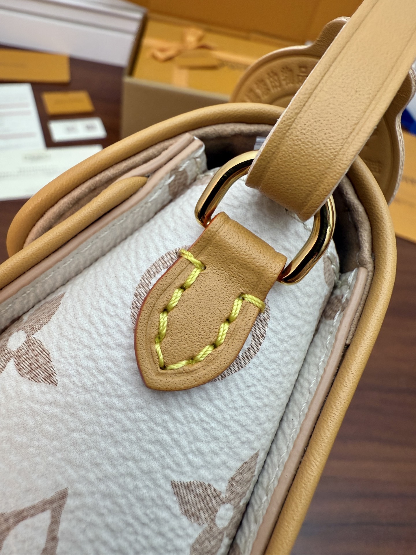 M26583 (163 dynamic UID) imported rhombus fabric (quality and materials are upgraded again for the ninth time, counters are synchronized, dynamic electronic chips, gift bags, protective paper, copper plate electronic labels, certificates of conformity) The leather is genuine OEM Italian A-grade tree paste leather (private product), the quality, hardware, fabric, handwork, oil edges, is A-grade production, the photo taken is consistent with the product, and the complete package on the picture - Image 9