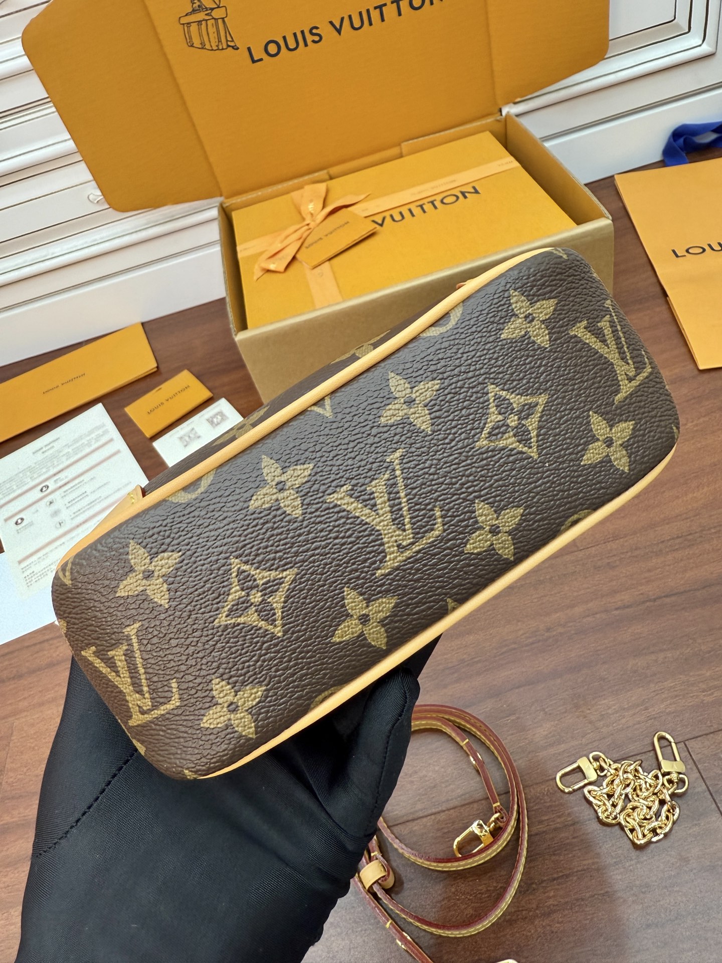 M25519 Imported rhombus fabric (quality and materials upgraded again for the ninth time, counter synchronization, dynamic electronic chip, gift bag, protective paper, copper plate electronic label, certificate of conformity) The leather is a genuine foundry, Italian A-grade tree paste leather (private product), the quality, hardware, fabric, handwork, oil edges, are A-grade products, the photo taken is consistent with the product, and the complete package on the picture - Image 11
