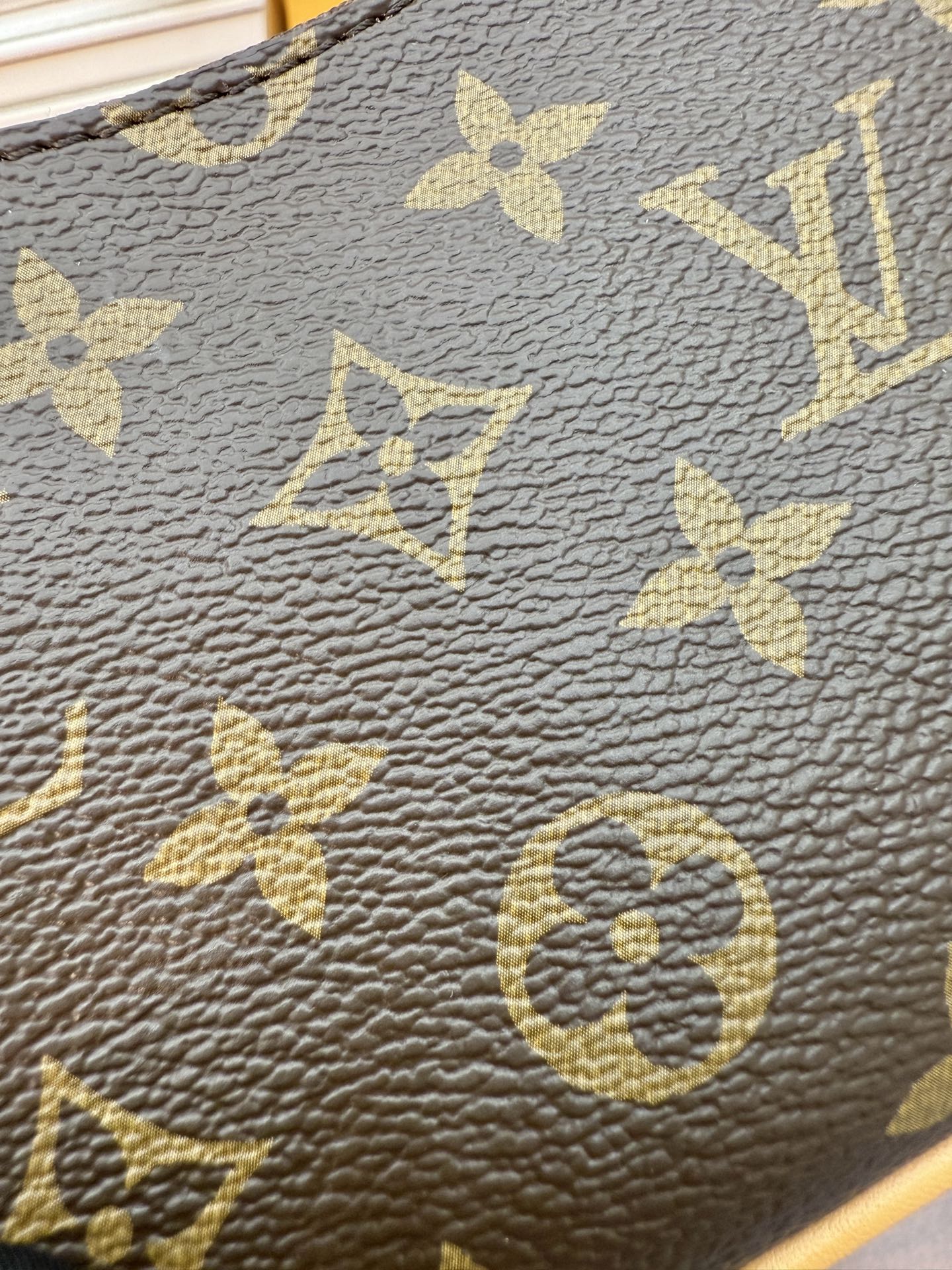 M25519 Imported rhombus fabric (quality and materials upgraded again for the ninth time, counter synchronization, dynamic electronic chip, gift bag, protective paper, copper plate electronic label, certificate of conformity) The leather is a genuine foundry, Italian A-grade tree paste leather (private product), the quality, hardware, fabric, handwork, oil edges, are A-grade products, the photo taken is consistent with the product, and the complete package on the picture - Image 12