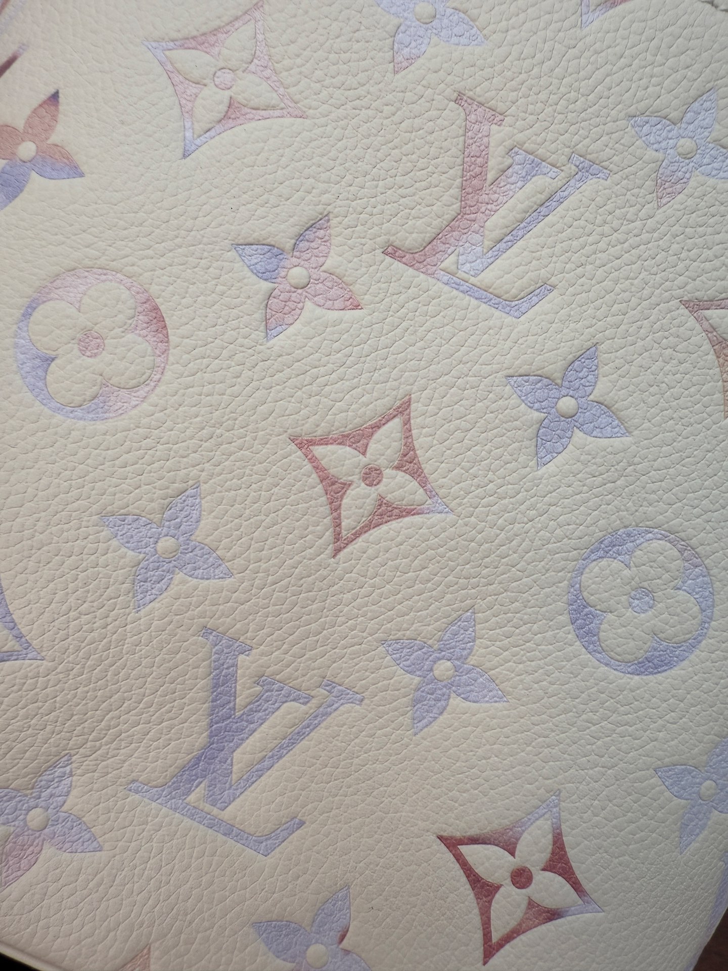 M25673 imported rhombus fabric (quality and materials upgraded again for the ninth time, counter synchronization, dynamic electronic chip, gift bag, protective paper, copper plate electronic label, certificate of conformity) The leather is a genuine foundry, Italian A-grade tree paste leather (private product), the quality, hardware, fabric, handwork, oil edges, is an A-grade product, the photo taken is consistent with the product, and the complete package on the picture - Image 9