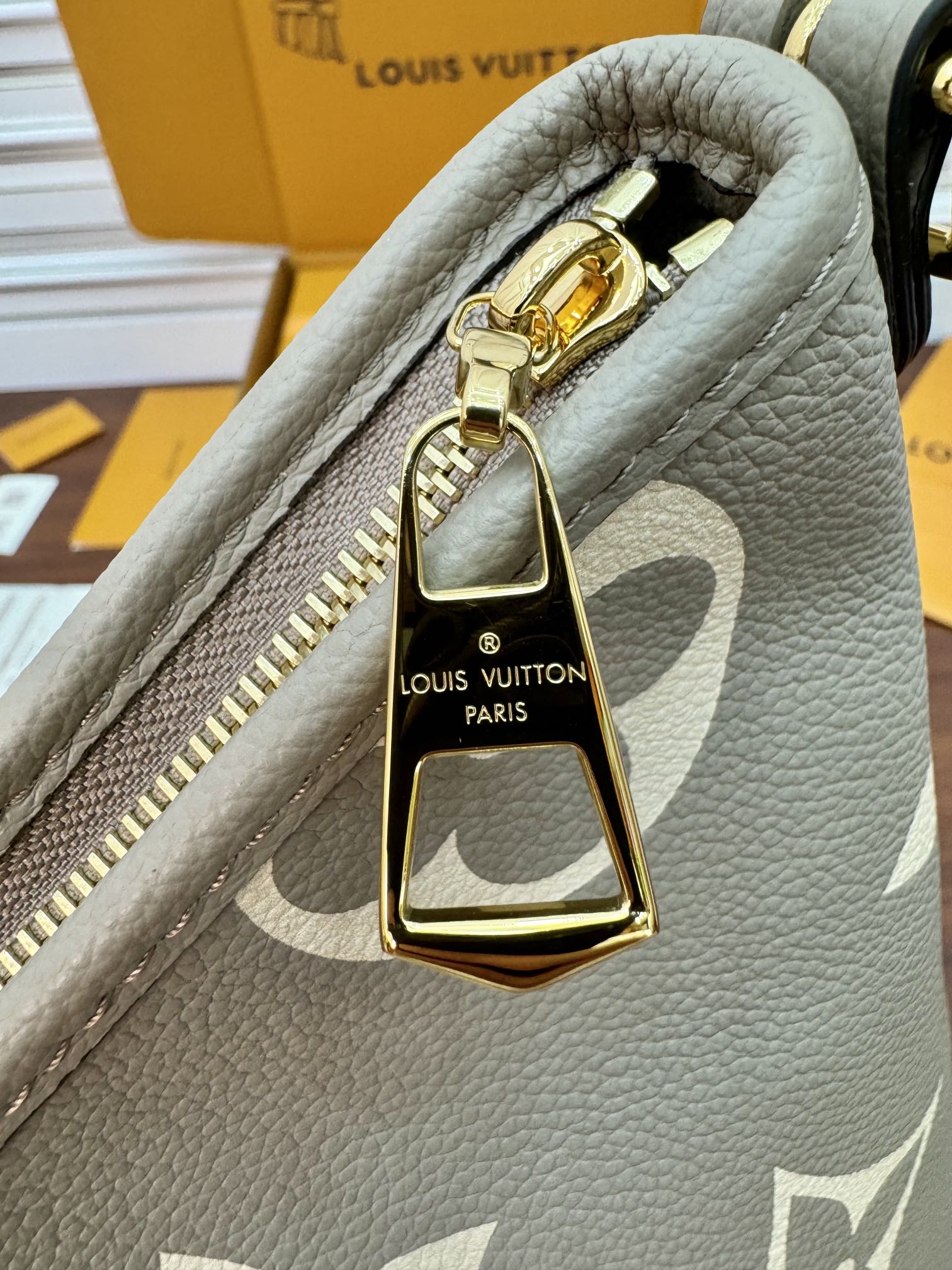 M47180 imported original leather - Image 7