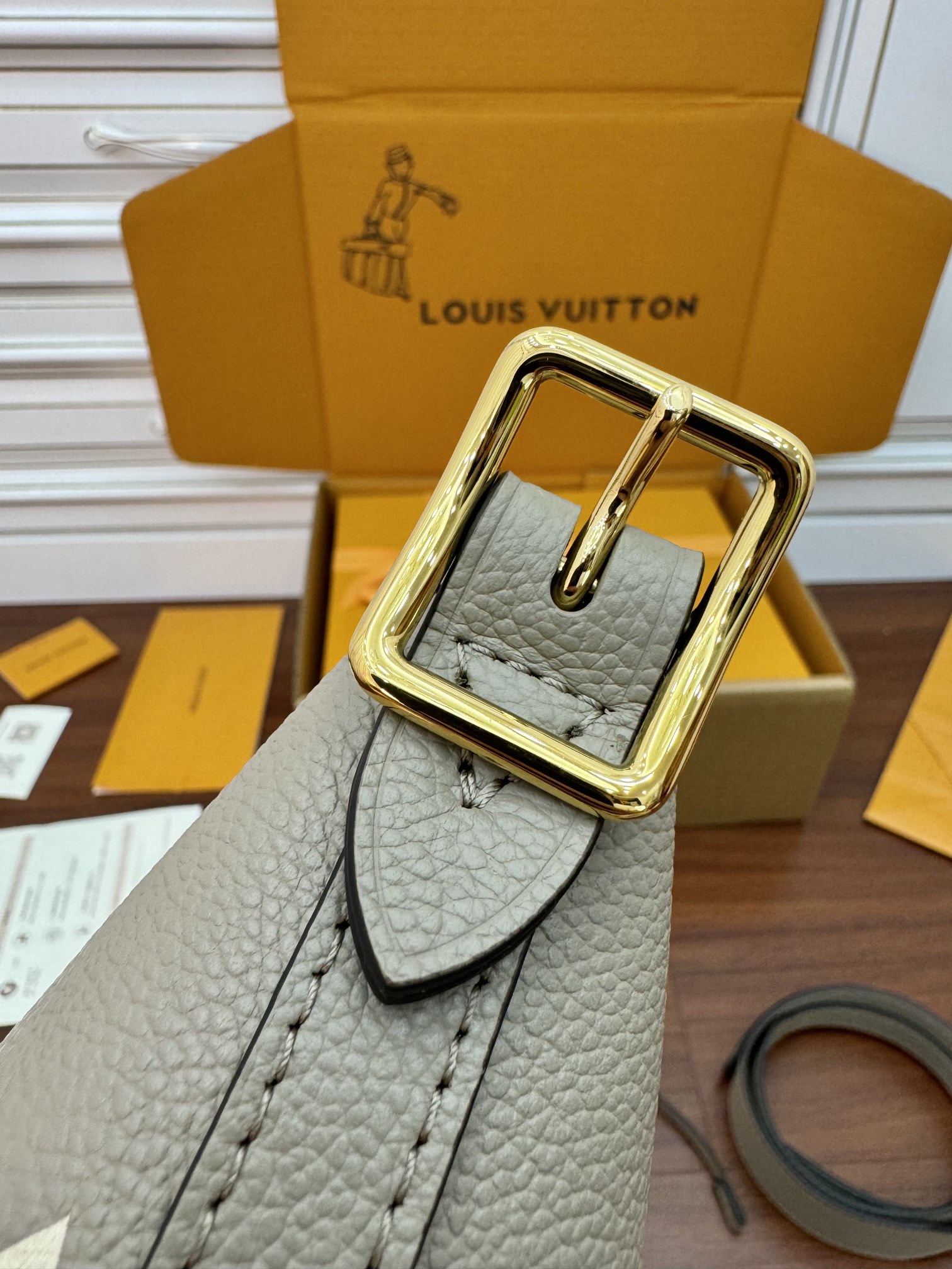 M47180 imported original leather - Image 12
