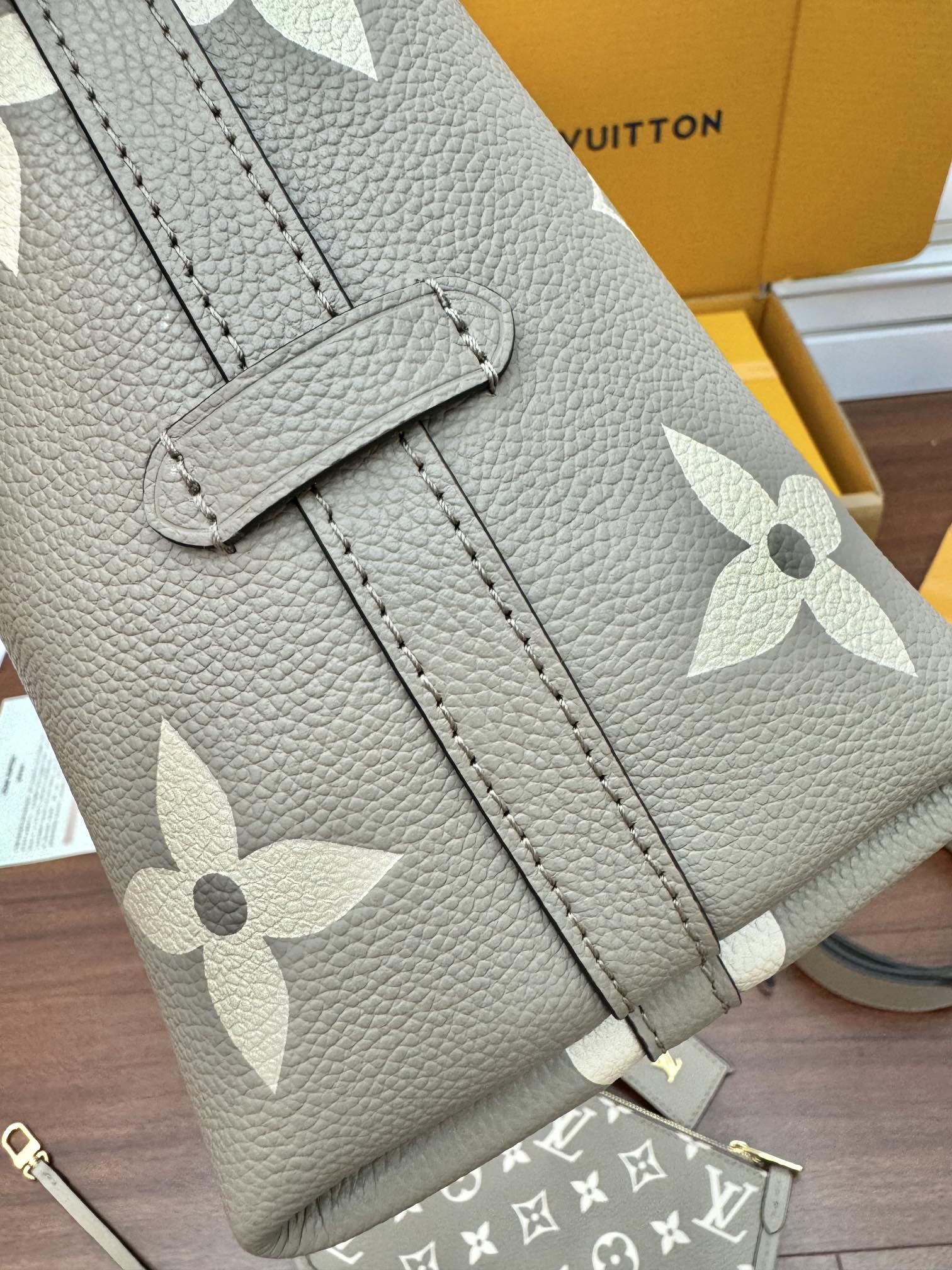 M47180 imported original leather - Image 9