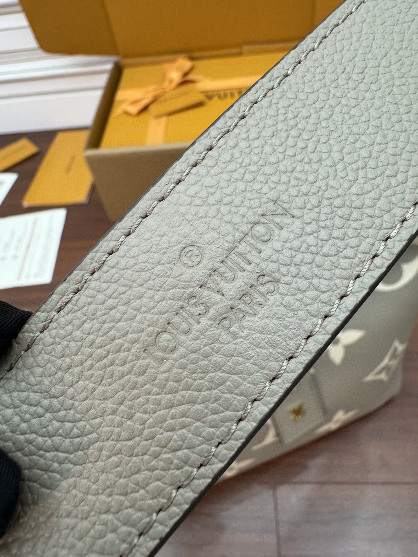 M47180 imported original leather - Image 10