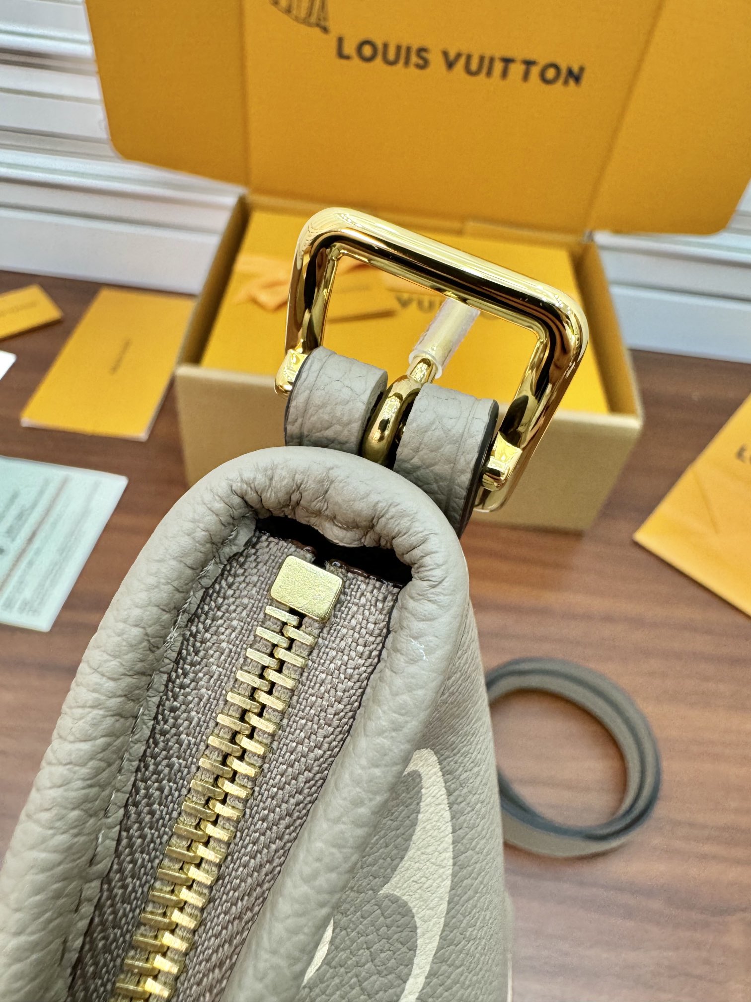 M47180 imported original leather - Image 13