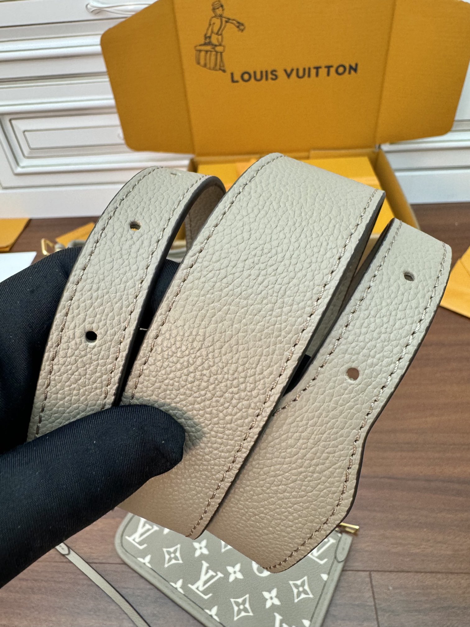 M47180 imported original leather - Image 14
