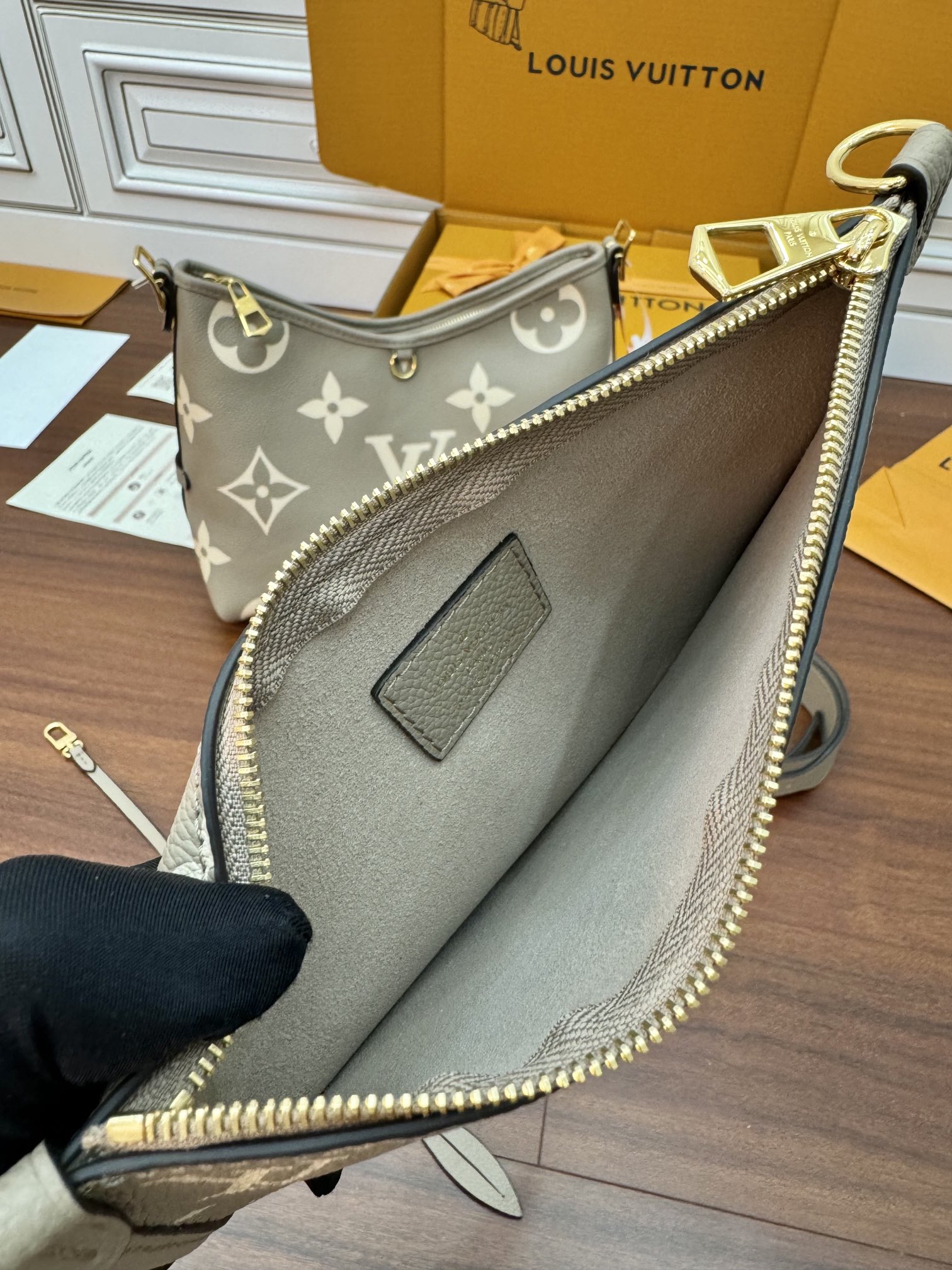 M47180 imported original leather - Image 19
