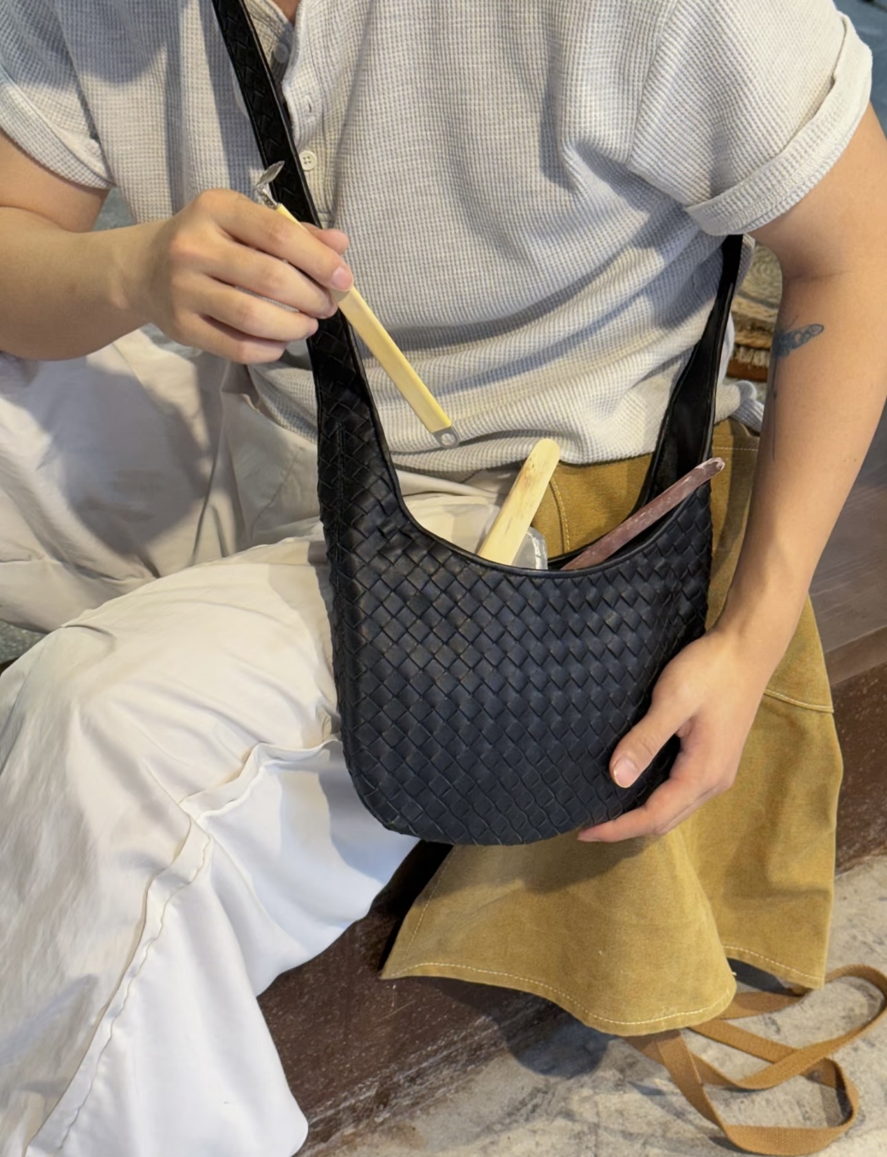 B.v 🆕Veneto crossbody bag small The new Veneto cross-body bag is named after the Veneto region where Venice is located - Image 12
