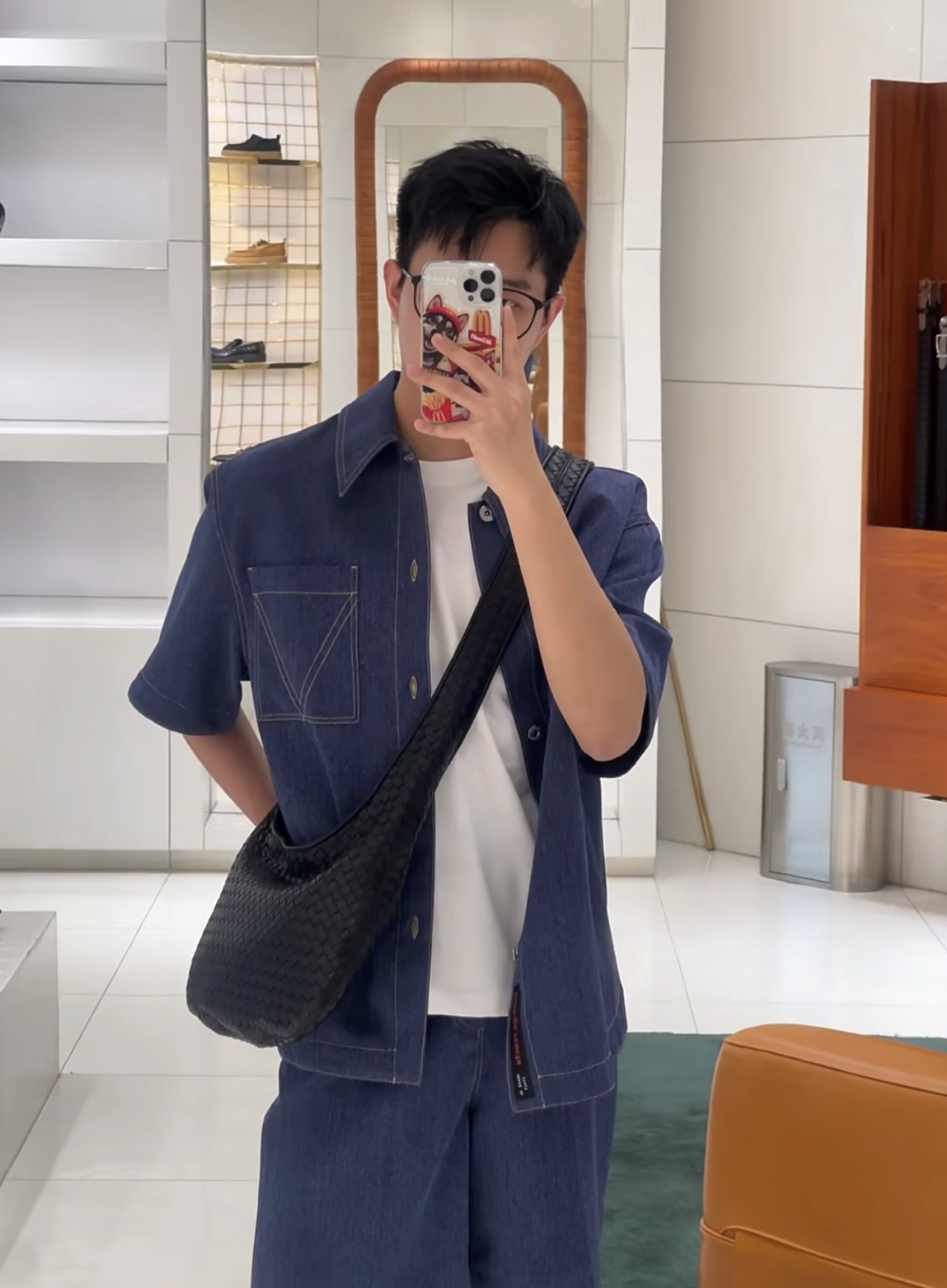 B.v 🆕Veneto crossbody bag small The new Veneto cross-body bag is named after the Veneto region where Venice is located - Image 19