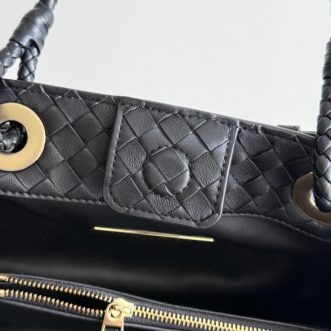 B.v 25🆕 Basket bag Inspired by the classic bag design in 2002, it has a grand and elegant temperament - Image 8