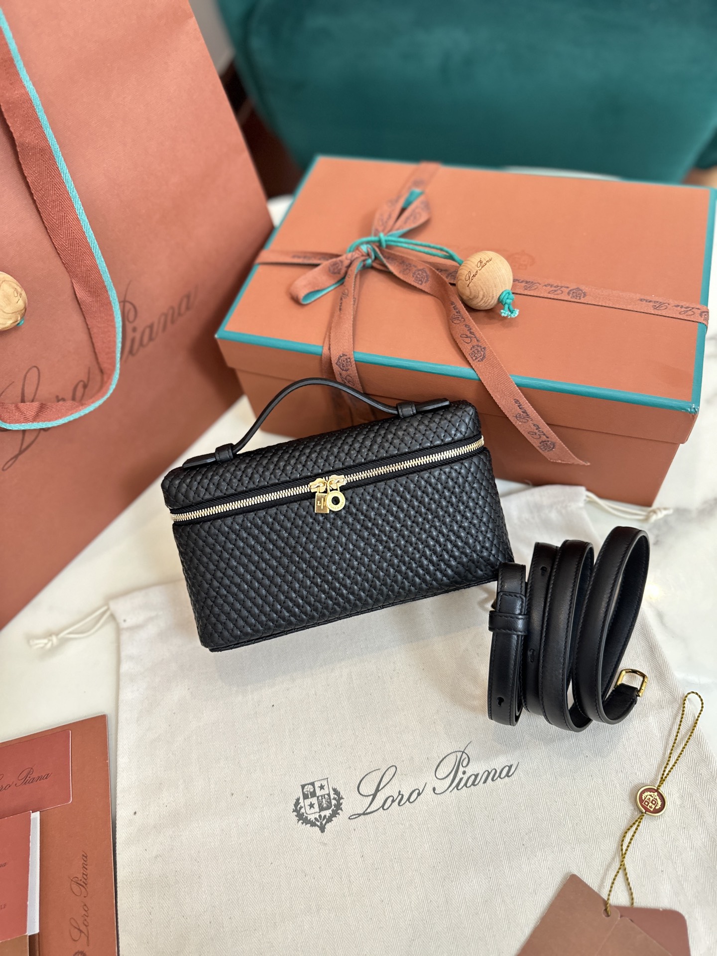 Loro Piana Extra Pocket L19 Noyo Panya L19CM clutch crossbody bag Lambskin imported from Italy black gold buckle Original imported all-steel hardware New hardware|Shoulder straps Size: 19×11×6.5 - Image 2