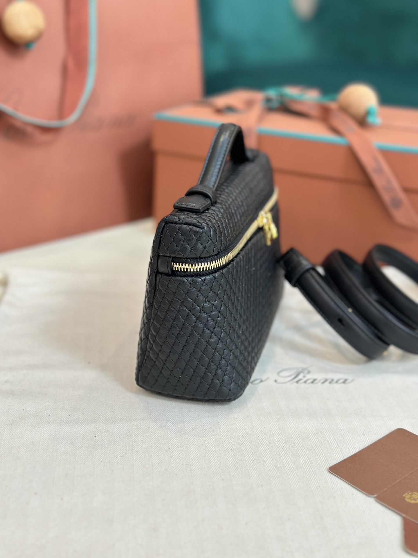 Loro Piana Extra Pocket L19 Noyo Panya L19CM clutch crossbody bag Lambskin imported from Italy black gold buckle Original imported all-steel hardware New hardware|Shoulder straps Size: 19×11×6.5 - Image 5