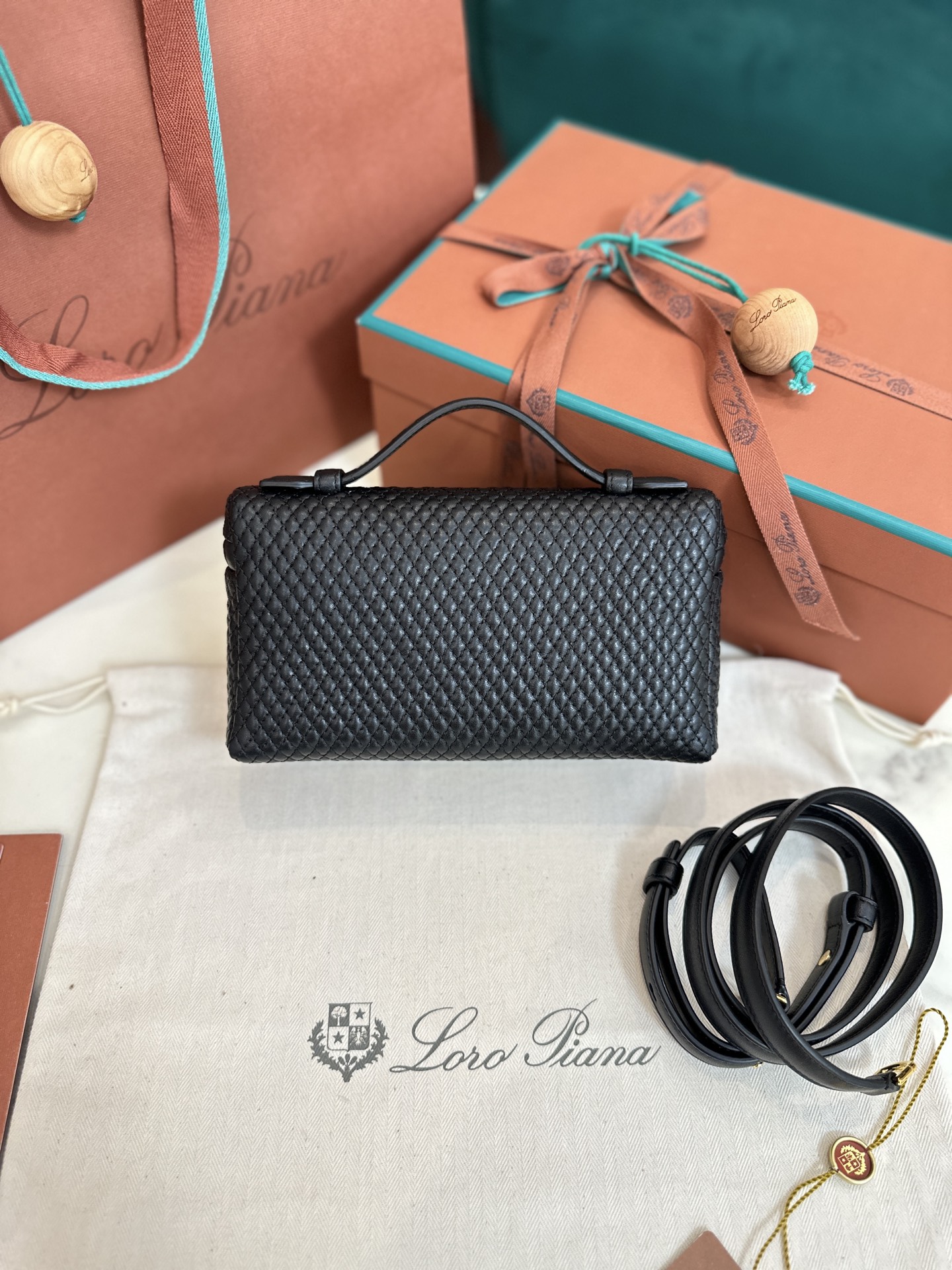 Loro Piana Extra Pocket L19 Noyo Panya L19CM clutch crossbody bag Lambskin imported from Italy black gold buckle Original imported all-steel hardware New hardware|Shoulder straps Size: 19×11×6.5 - Image 6