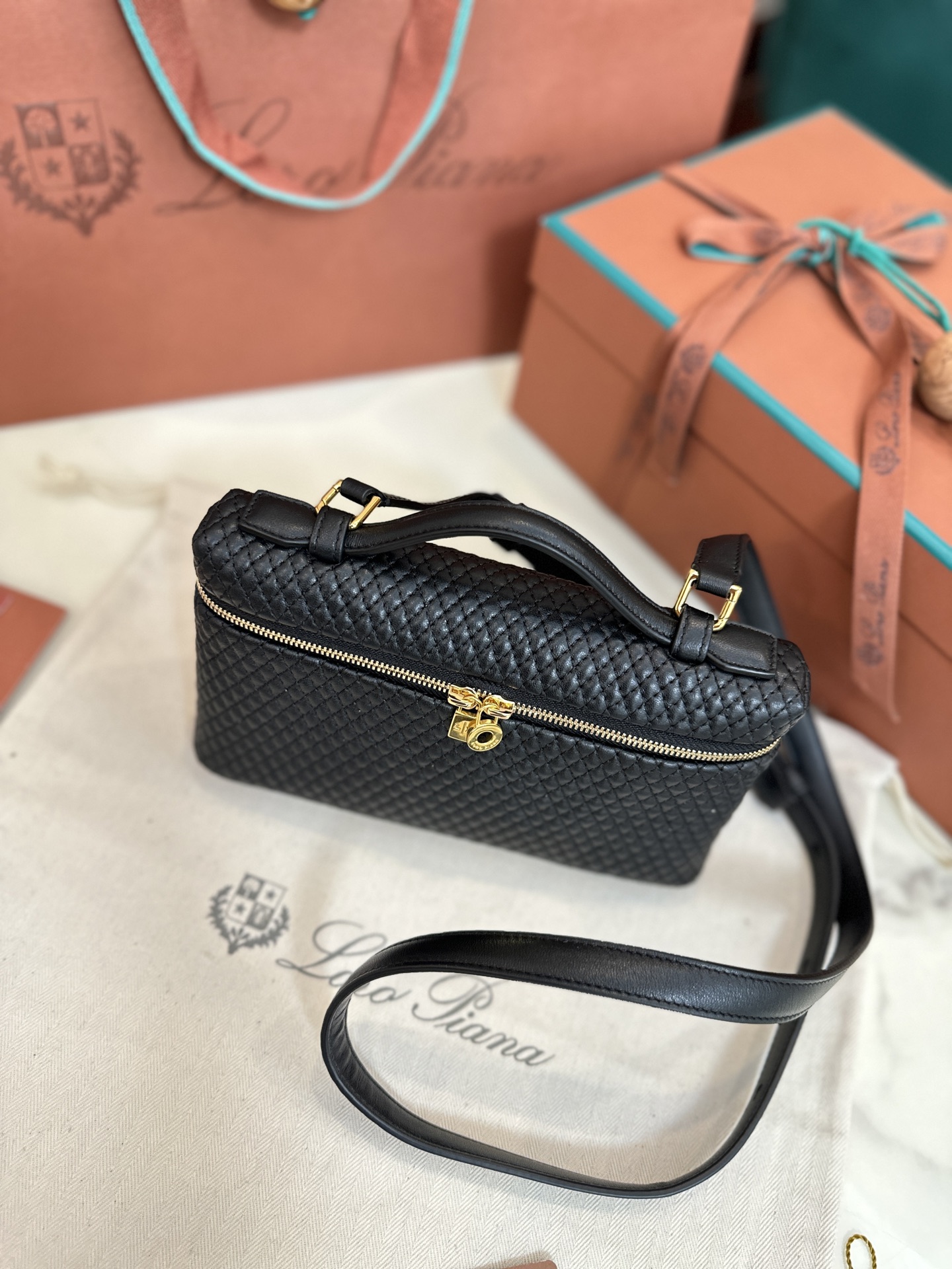 Loro Piana Extra Pocket L19 Noyo Panya L19CM clutch crossbody bag Lambskin imported from Italy black gold buckle Original imported all-steel hardware New hardware|Shoulder straps Size: 19×11×6.5 - Image 8