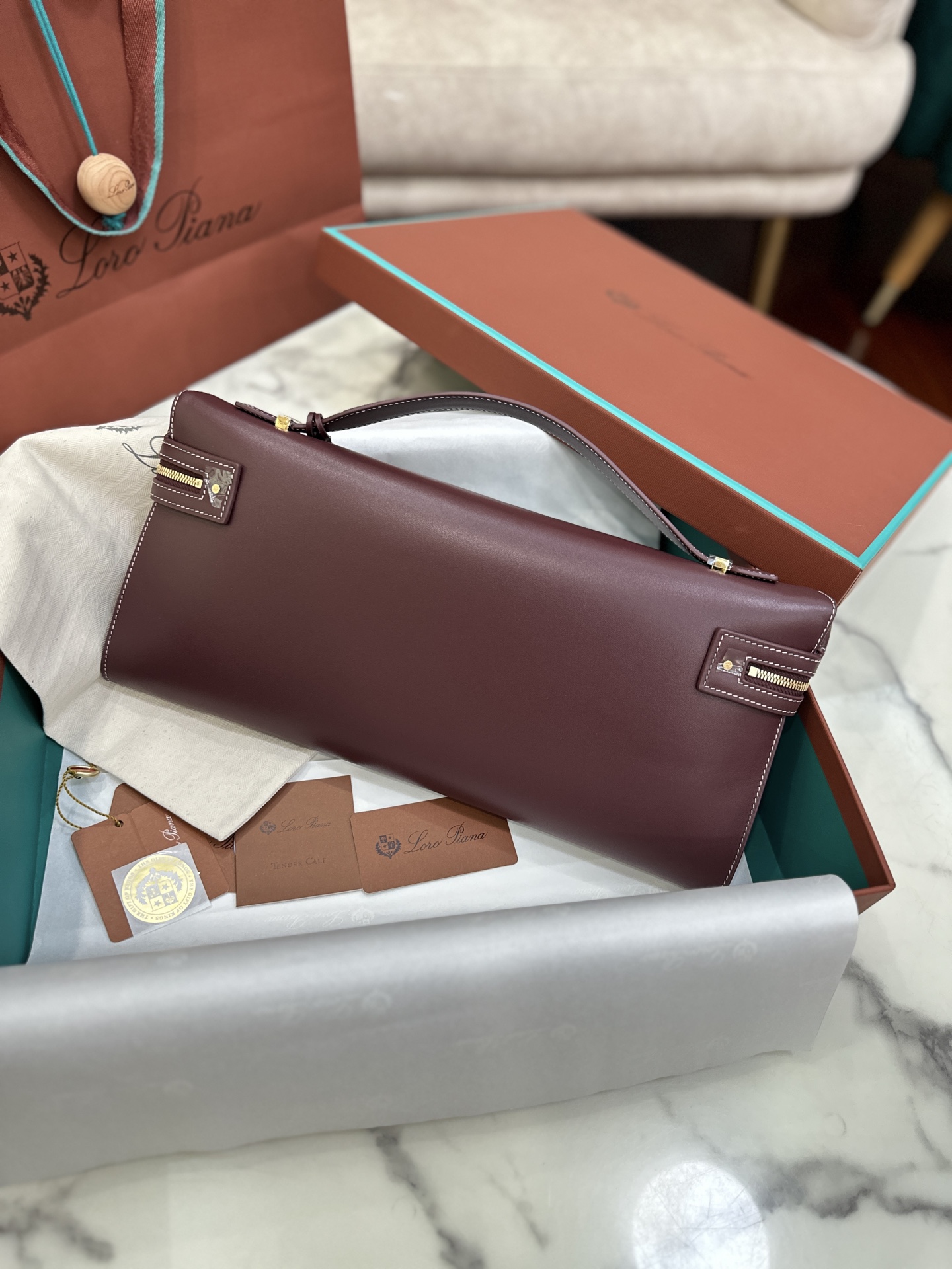 Extra Clutch L36 The clutch bag is a refined and elegant accessory, suitable for both a gorgeous appearance on special occasions and an elegant need for daily travel - Image 7