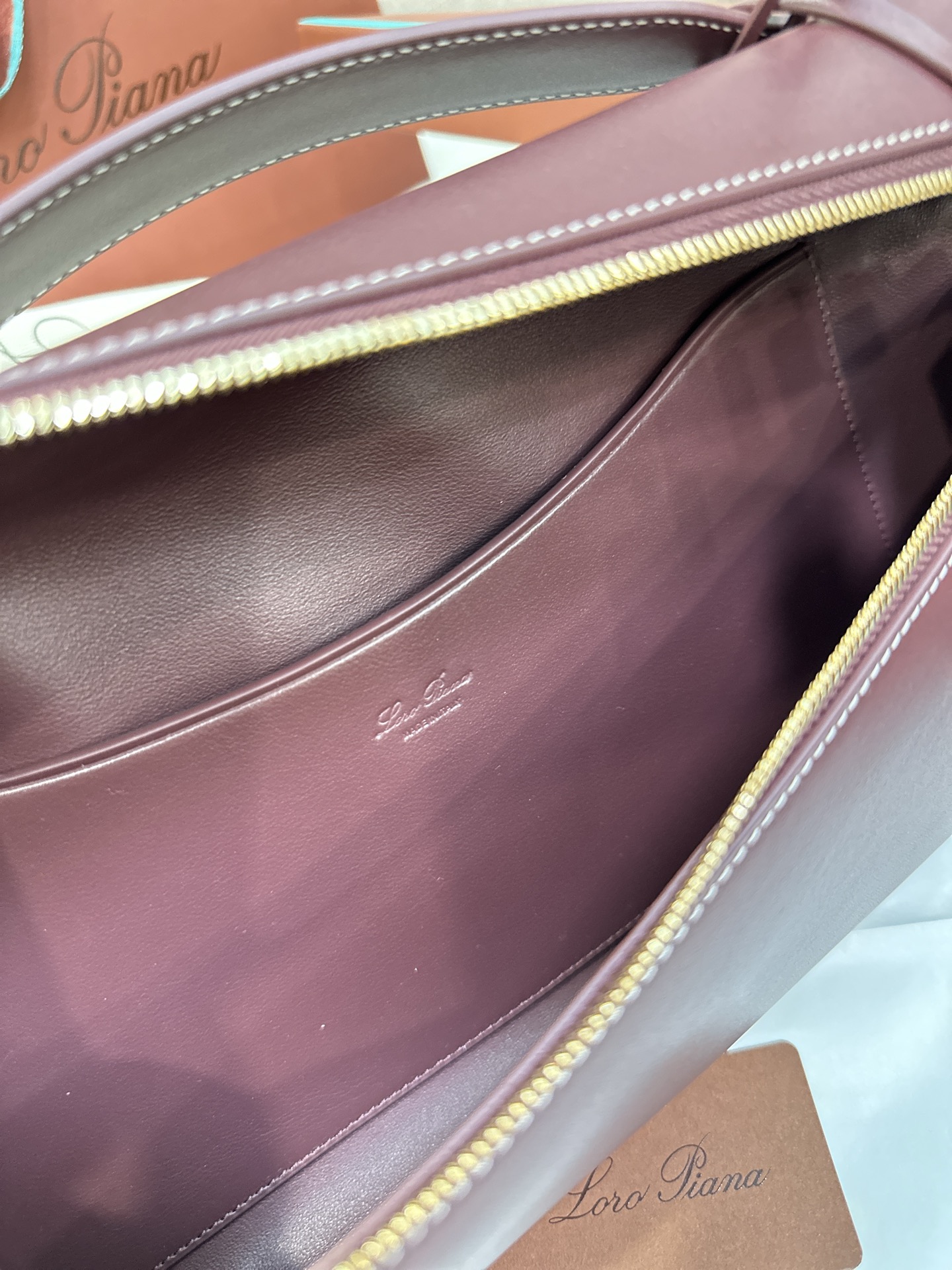 Extra Clutch L36 The clutch bag is a refined and elegant accessory, suitable for both a gorgeous appearance on special occasions and an elegant need for daily travel - Image 9