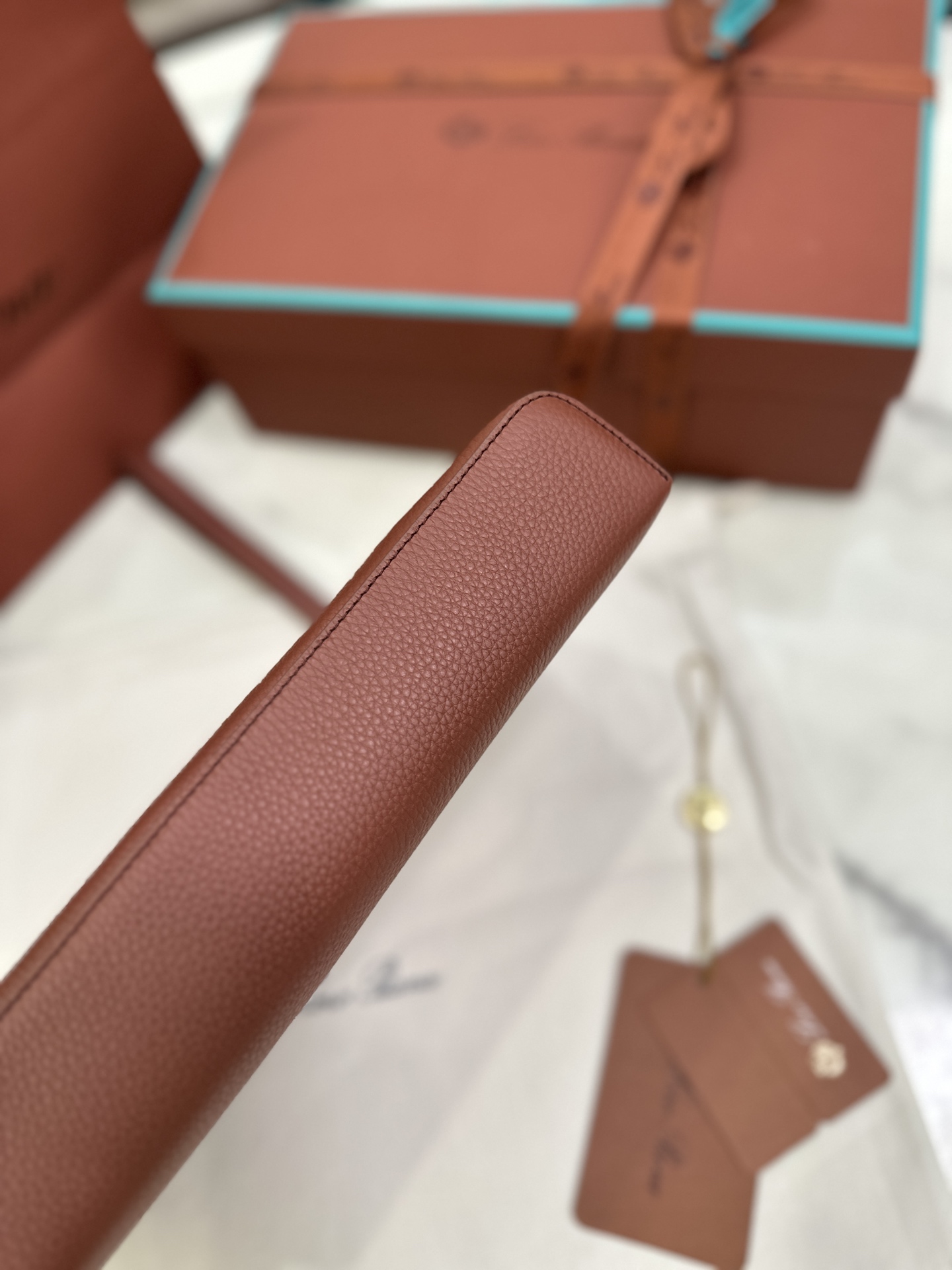 Loro Piana Extra Pouch Clutch Detachable zip with tonal logo 🌟Top version Imported calfskin brick red Size: 29*18*5cm - Image 6