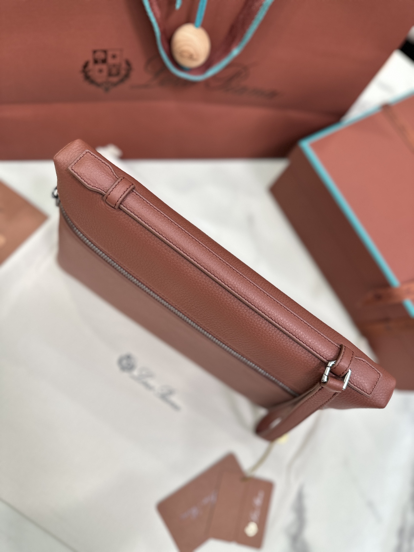 Loro Piana Extra Pouch Clutch Detachable zip with tonal logo 🌟Top version Imported calfskin brick red Size: 29*18*5cm - Image 8