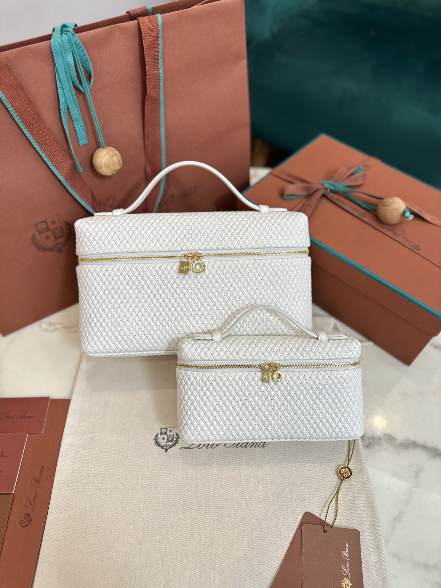 Loro Piana Extra Pocket L27 Noyo Panya L19CM clutch crossbody bag Lambskin imported from Italy white gold buckle Original imported all-steel hardware New hardware|Shoulder straps Size: 16*27*10 - Image 8