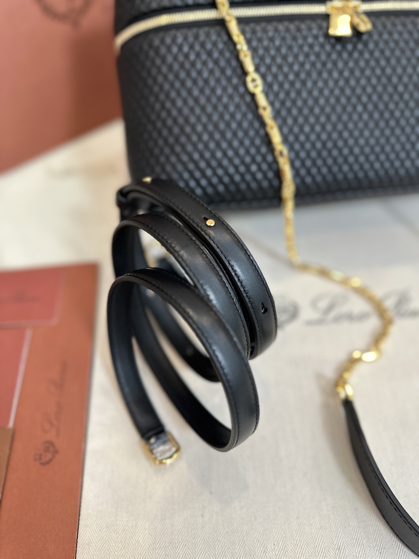 Loro Piana Extra Pocket L27 Noyo Panya L19CM clutch crossbody bag Lambskin imported from Italy black gold buckle Original imported all-steel hardware New hardware|Shoulder straps Size: 16*27*10 - Image 3