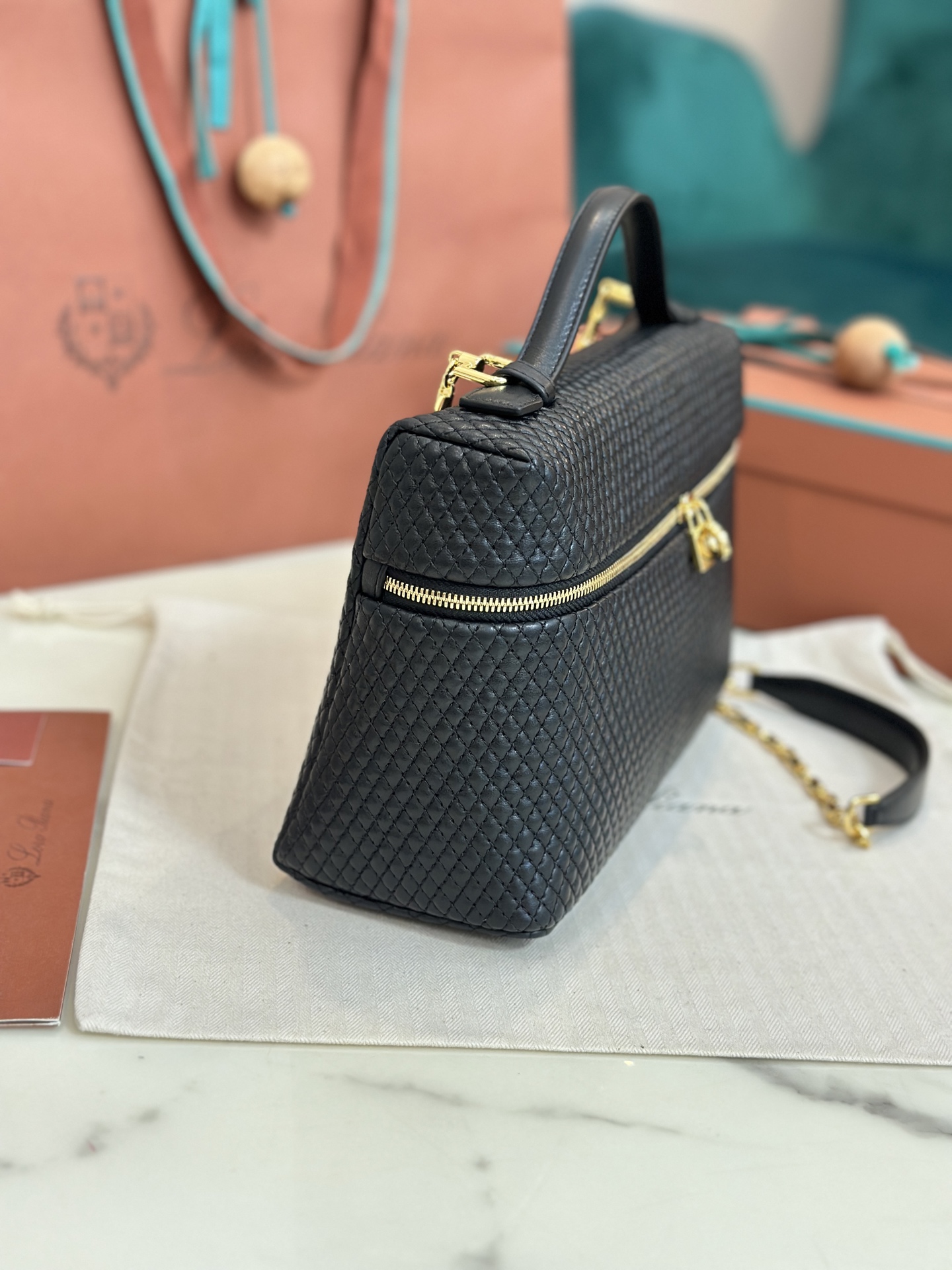Loro Piana Extra Pocket L27 Noyo Panya L19CM clutch crossbody bag Lambskin imported from Italy black gold buckle Original imported all-steel hardware New hardware|Shoulder straps Size: 16*27*10 - Image 6