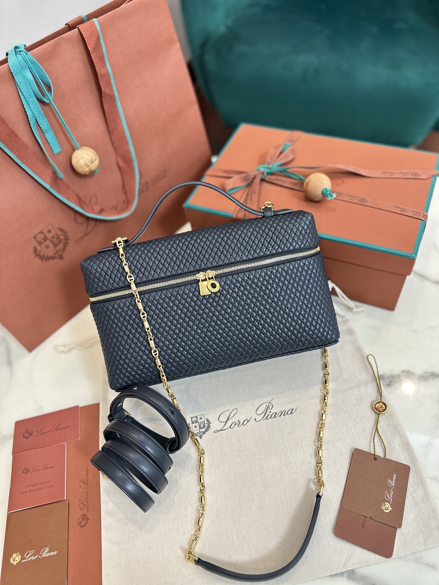 Loro Piana Extra Pocket L27 Noyo Panya L19CM clutch crossbody bag Lambskin imported from Italy Navy blue gold buckle Original imported all-steel hardware New hardware|Shoulder straps Size: 16*27*10 - Image 2