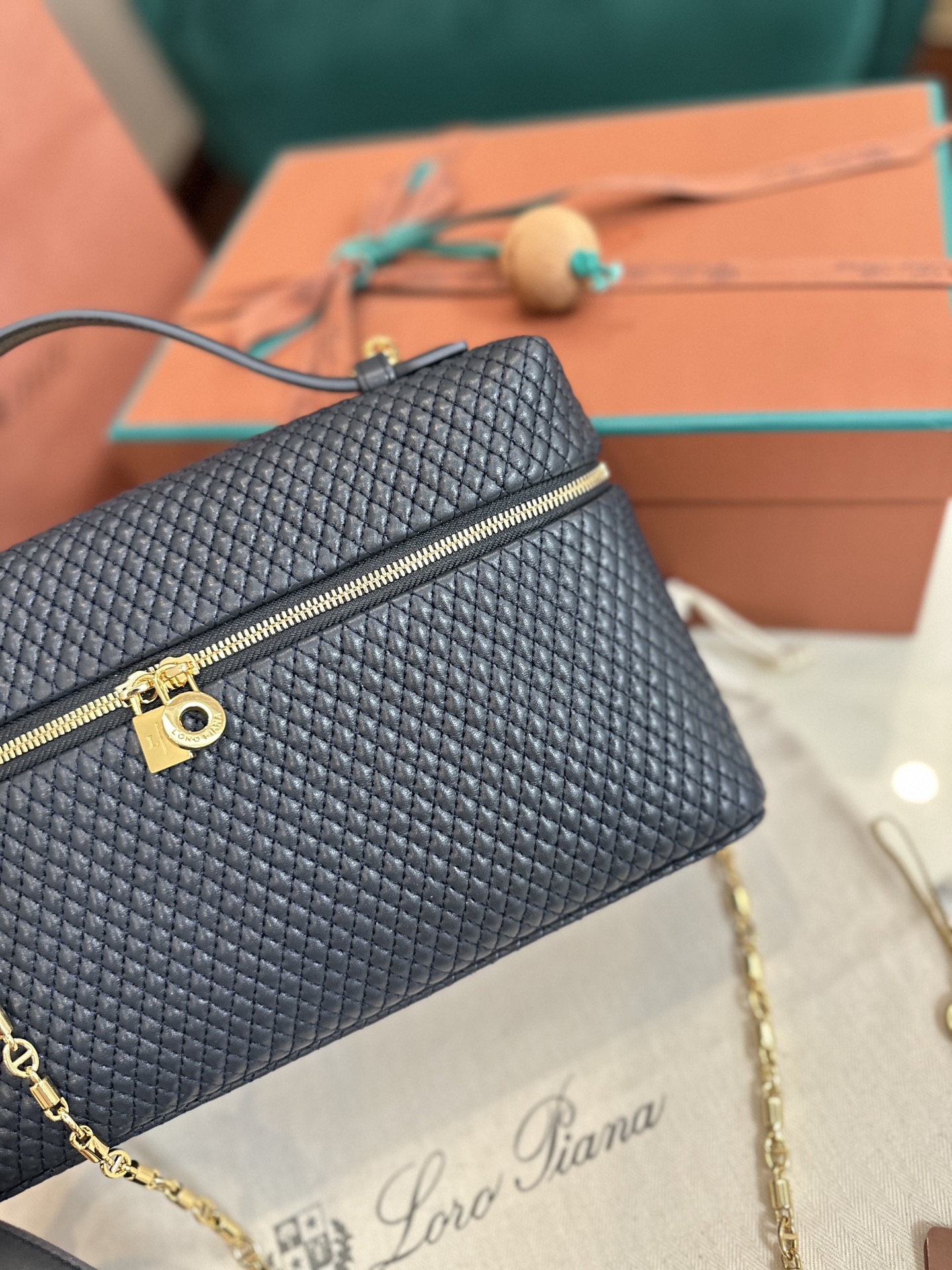 Loro Piana Extra Pocket L27 Noyo Panya L19CM clutch crossbody bag Lambskin imported from Italy Navy blue gold buckle Original imported all-steel hardware New hardware|Shoulder straps Size: 16*27*10 - Image 5