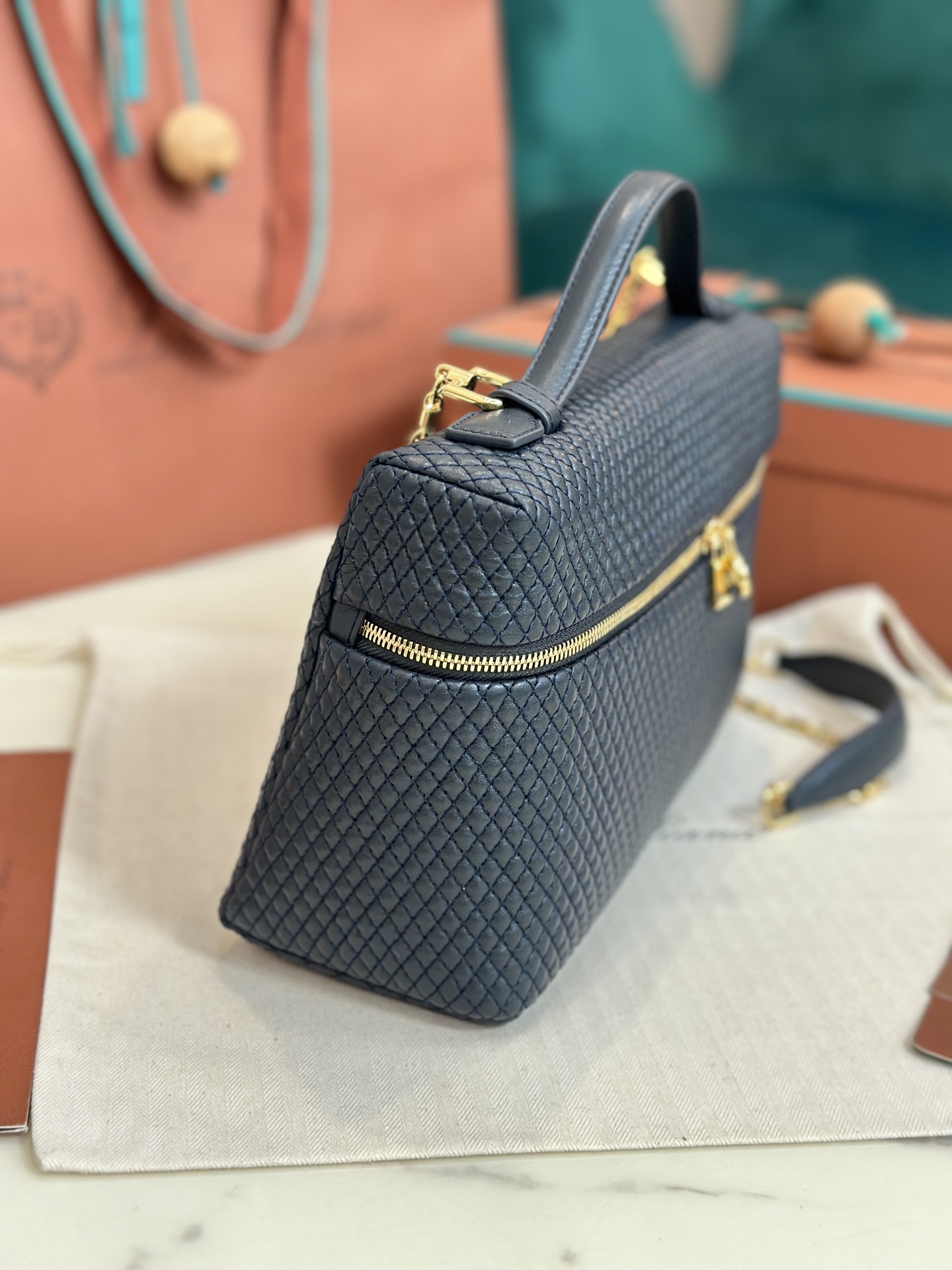 Loro Piana Extra Pocket L27 Noyo Panya L19CM clutch crossbody bag Lambskin imported from Italy Navy blue gold buckle Original imported all-steel hardware New hardware|Shoulder straps Size: 16*27*10 - Image 7