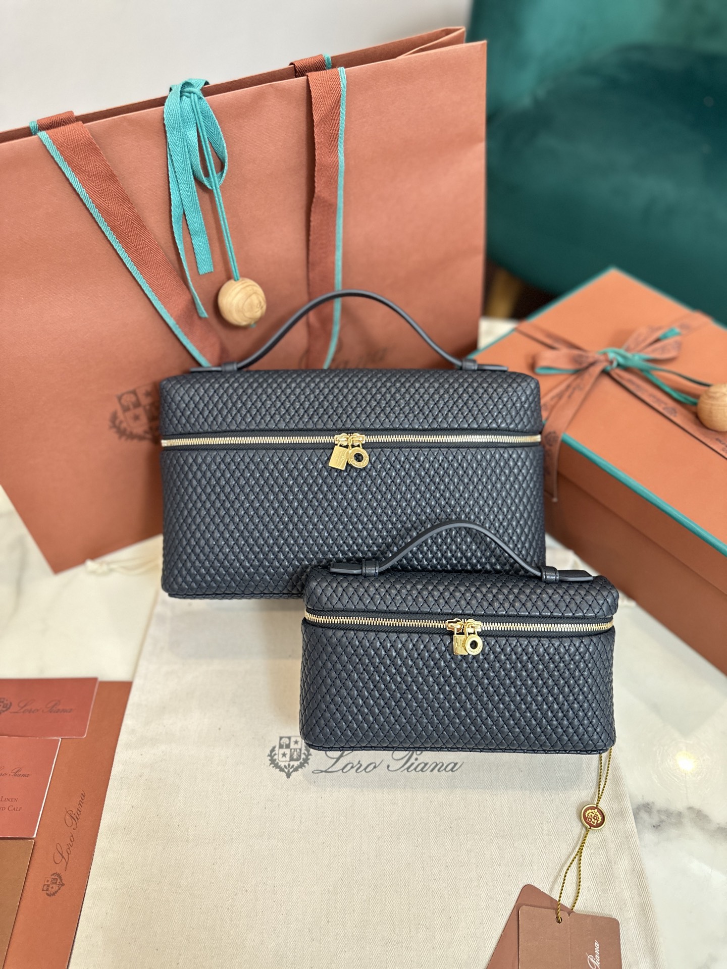 Loro Piana Extra Pocket L27 Noyo Panya L19CM clutch crossbody bag Lambskin imported from Italy Navy blue gold buckle Original imported all-steel hardware New hardware|Shoulder straps Size: 16*27*10 - Image 9