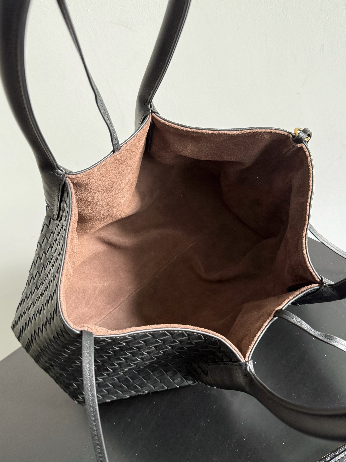 B.v 🆕New Pinacoteca Tote Medium Size The newly launched Pinacoteca tote bag adopts a double-sided reversible design - Image 6