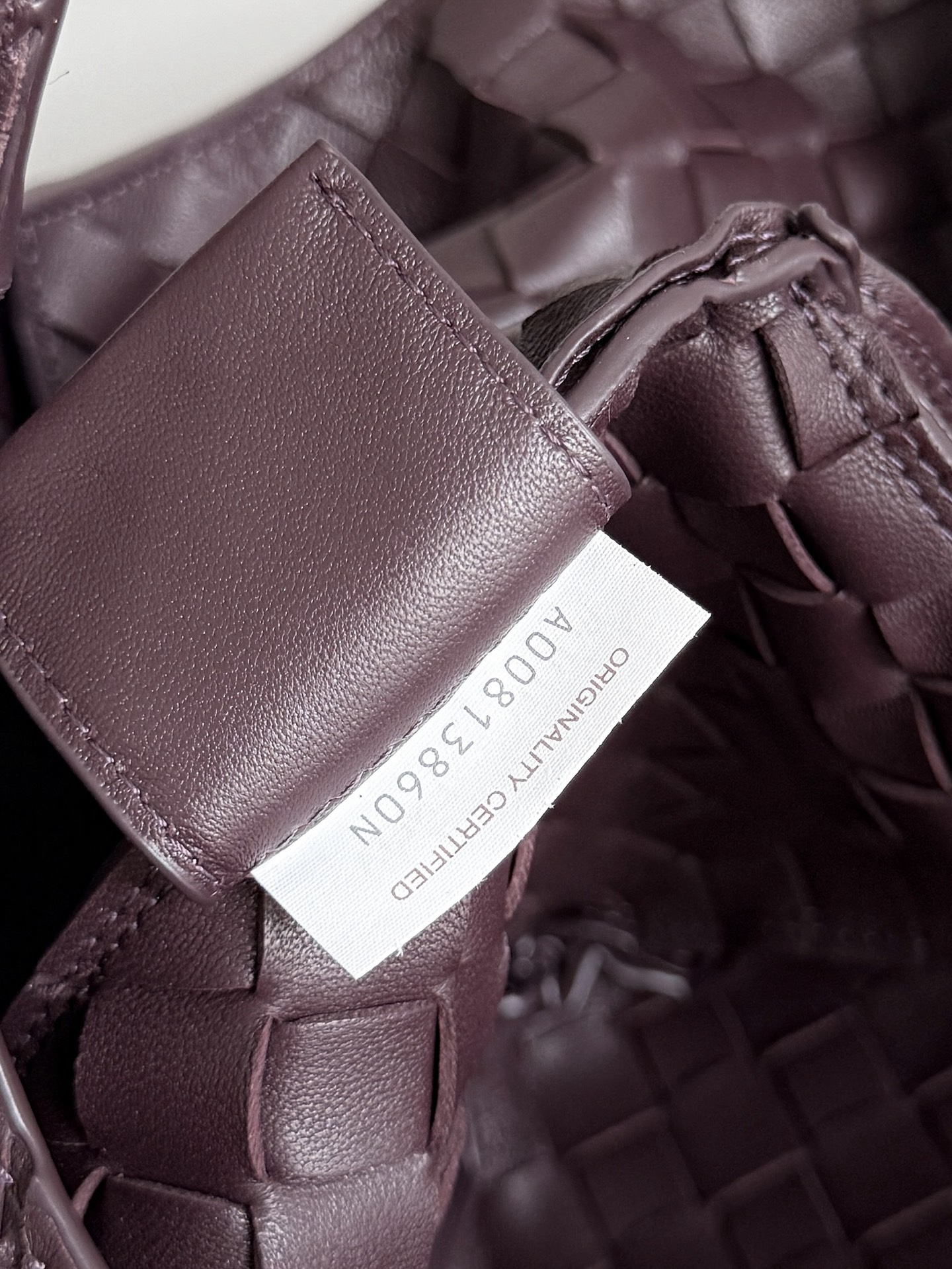 B.v 🆕Campana shoulder bag medium size The new Campana shoulder bag is now available~ First of all, I would like to praise the weight of this bag - Image 8