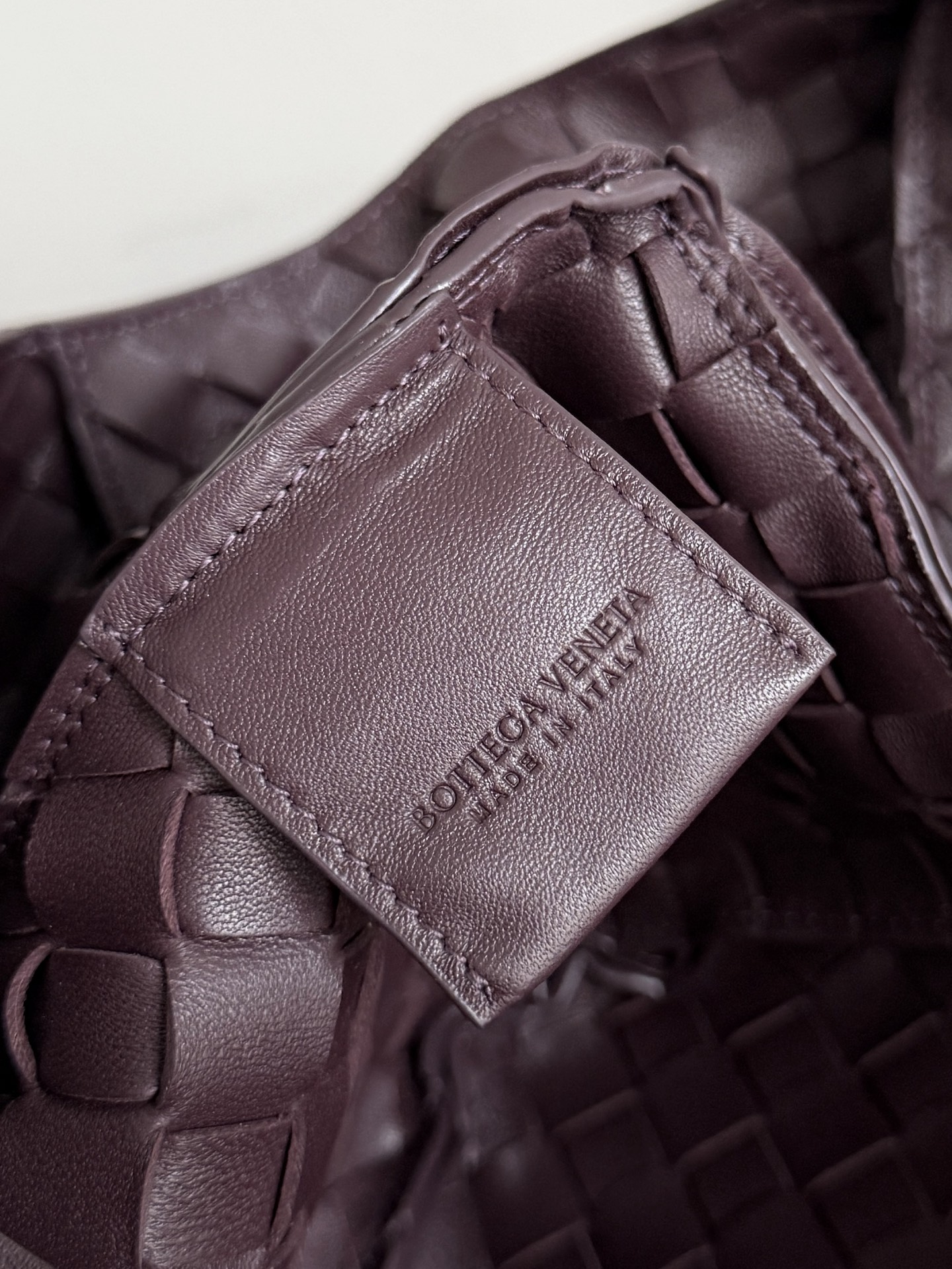 B.v 🆕Campana shoulder bag medium size The new Campana shoulder bag is now available~ First of all, I would like to praise the weight of this bag - Image 9