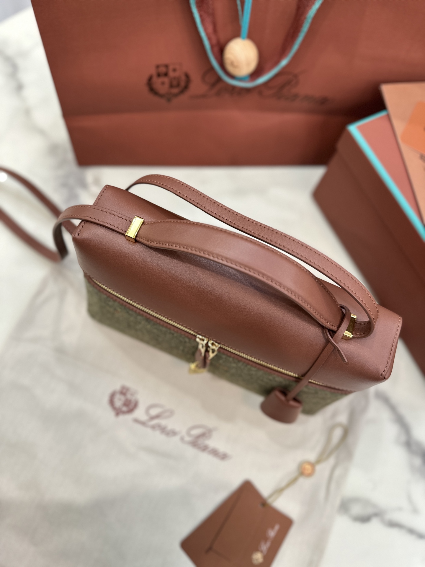 Loropiana new Extra bag 27 upgraded version Italian imported cowhide|Special grade all-steel hardware (exclusive version) 🌟Kill all versions on the market instantly L27 upgraded version, the bag has a large capacity and the material is stiffer and more stylish Restore the counter bag shape, every detail is comparable to the counter Spot goods - Image 5