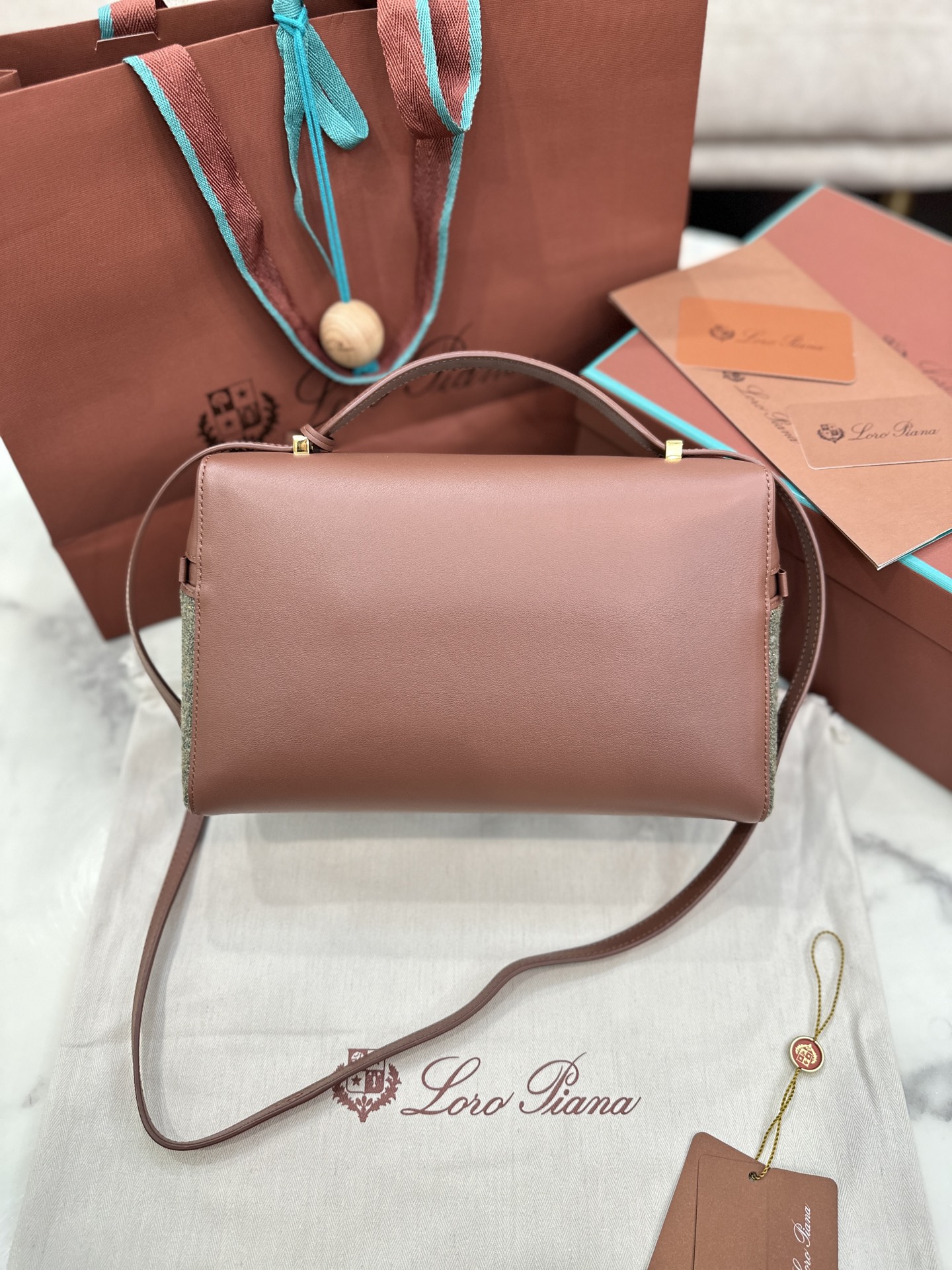 Loropiana new Extra bag 27 upgraded version Italian imported cowhide|Special grade all-steel hardware (exclusive version) 🌟Kill all versions on the market instantly L27 upgraded version, the bag has a large capacity and the material is stiffer and more stylish Restore the counter bag shape, every detail is comparable to the counter Spot goods - Image 7