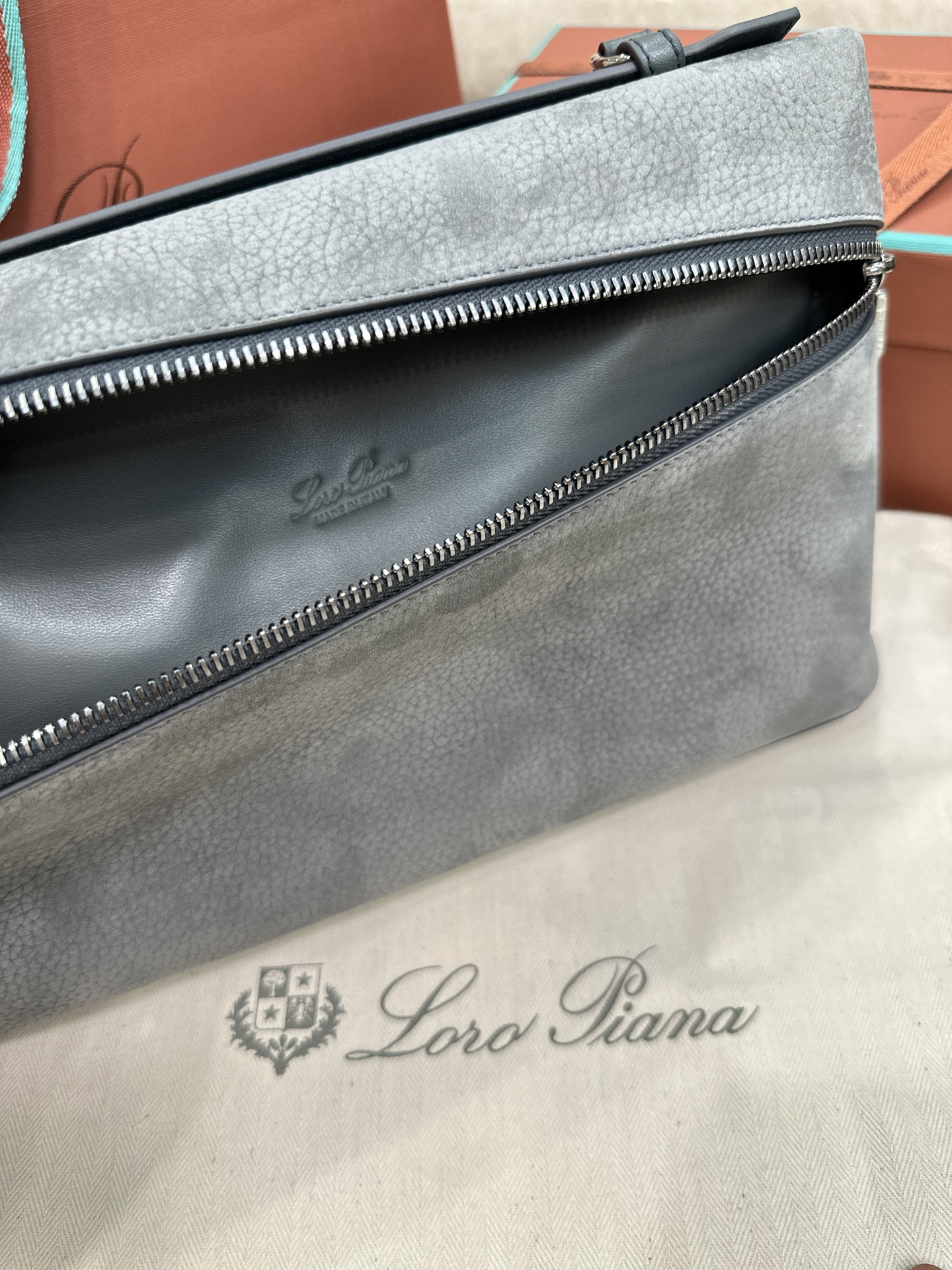 Loro Piana Extra Pouch Clutch Detachable zip with tonal logo Imported calfskin medieval blue Size: 29*18*5cm - Image 9