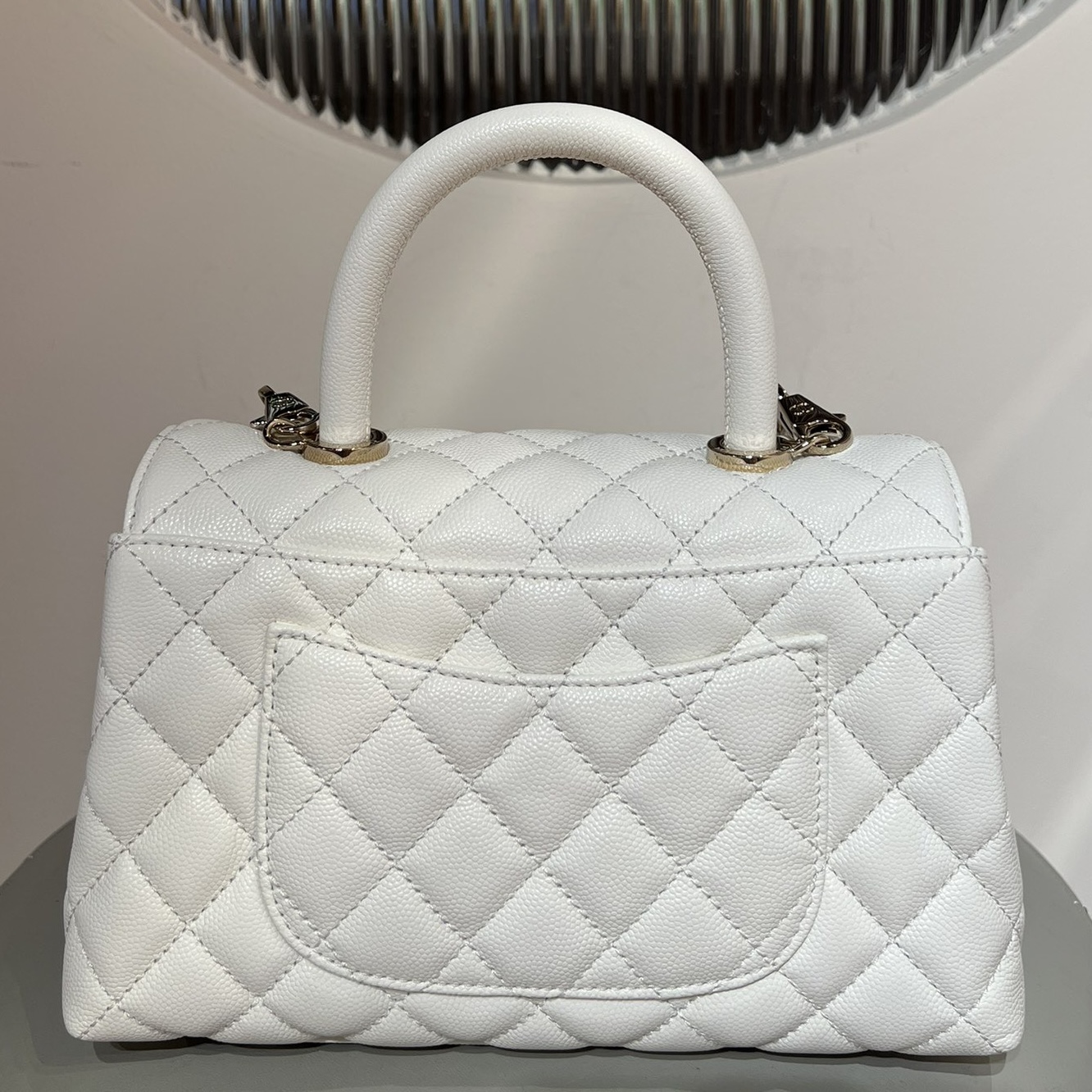 Coco handel small size original leather fine lines caviar Size: 14x24x10cm White light gold buckle - Image 2
