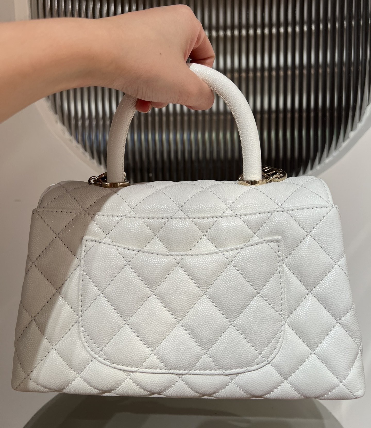Coco handel small size original leather fine lines caviar Size: 14x24x10cm White light gold buckle - Image 8