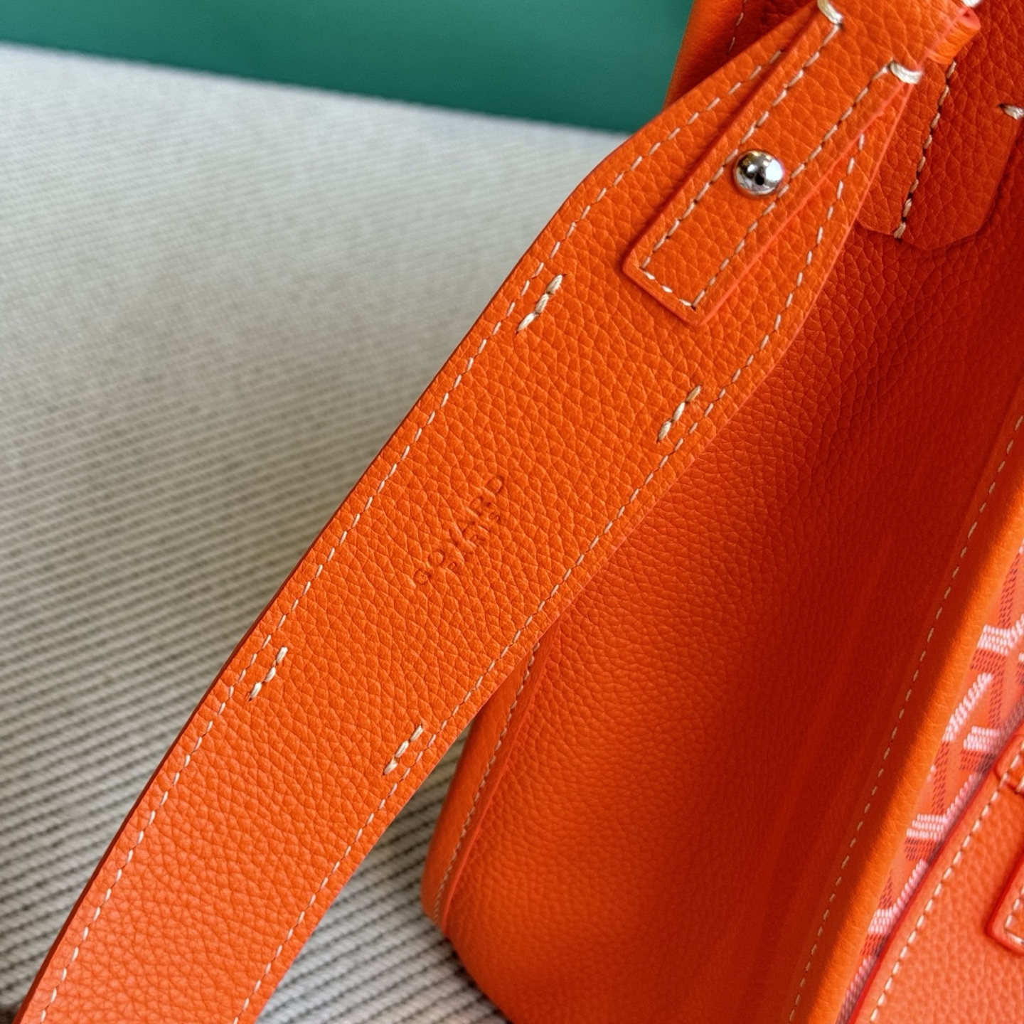 Goyard Goya MUSETTE crossbody bag It's both elegant and effortless, with a crisp silhouette, lightweight texture and ample capacity - Image 12