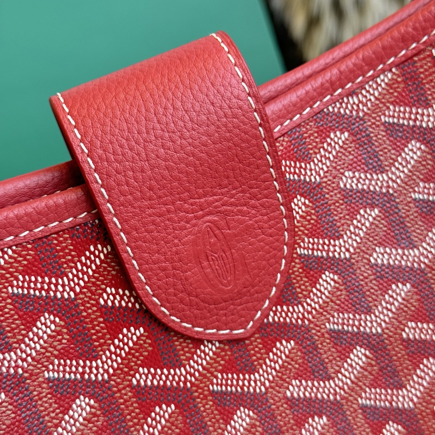 Goyard Goya MUSETTE crossbody bag It's both elegant and effortless, with a crisp silhouette, lightweight texture and ample capacity - Image 10