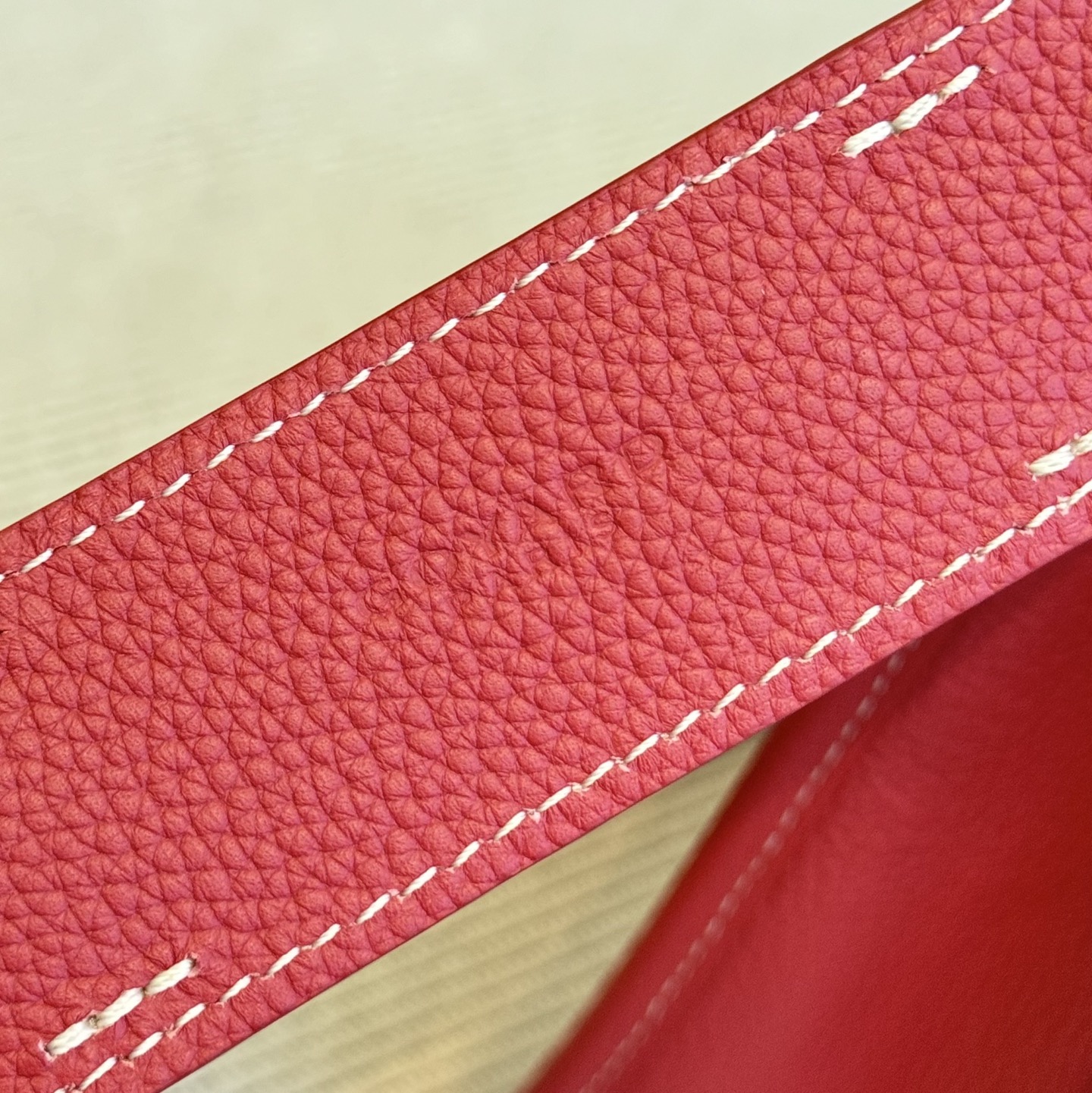 Goyard Goya MUSETTE crossbody bag It's both elegant and effortless, with a crisp silhouette, lightweight texture and ample capacity - Image 13