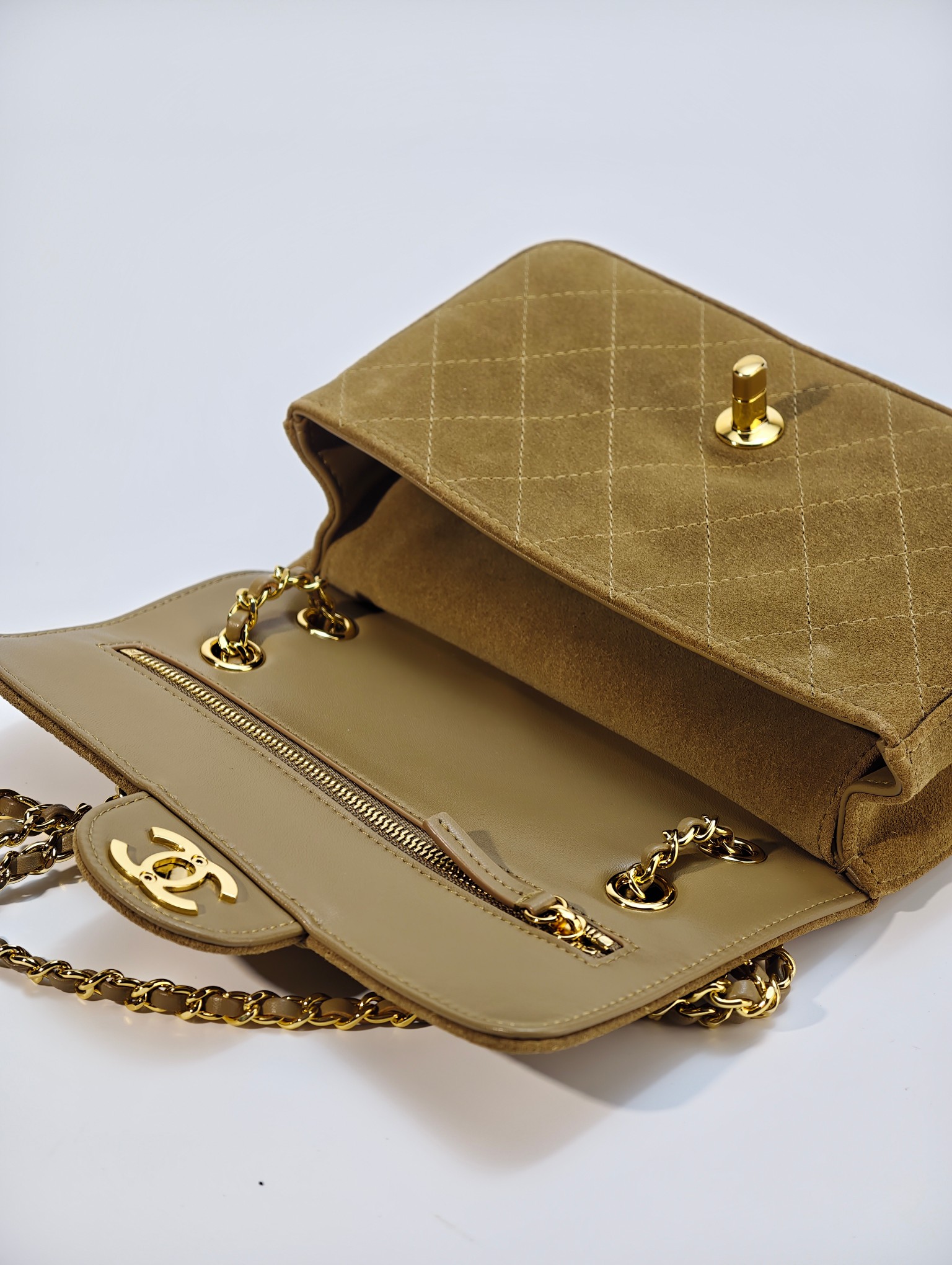 26B suede CF camel/gold buckle mini - Image 11