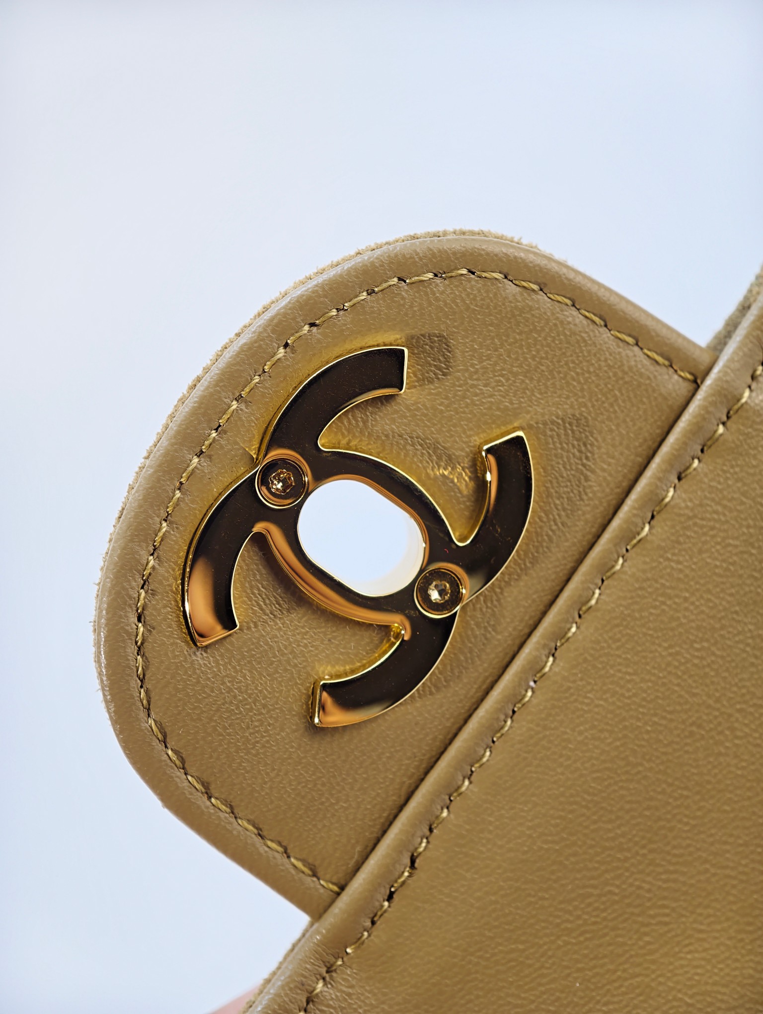 26B suede CF camel/gold buckle mini - Image 24