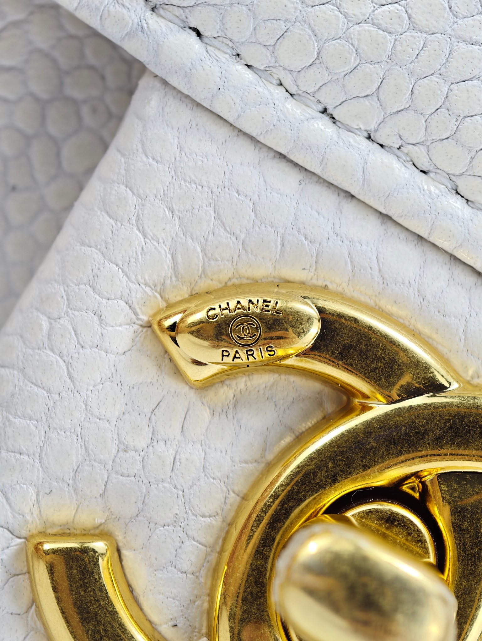 White real shot - Image 13