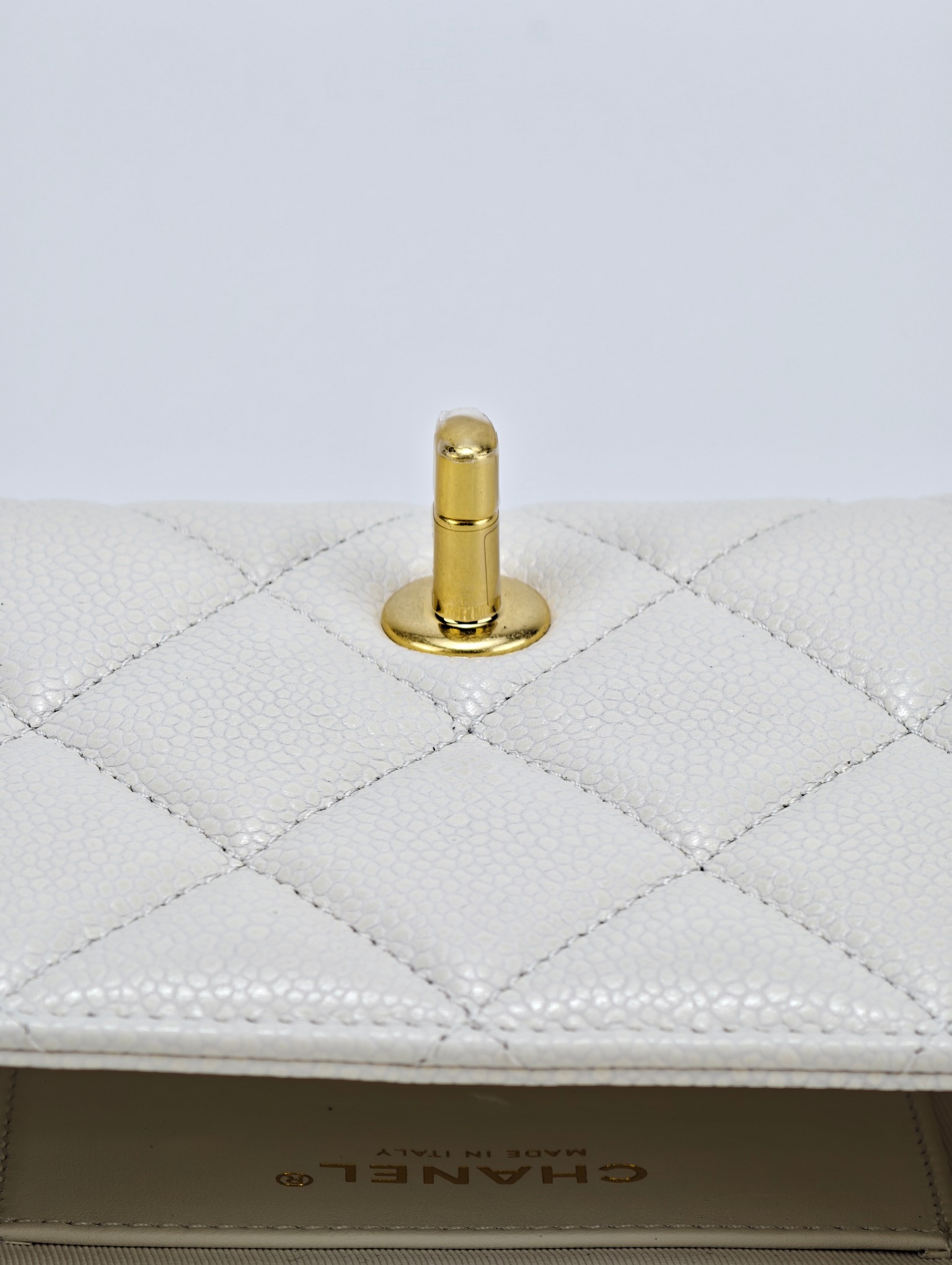 White real shot - Image 24
