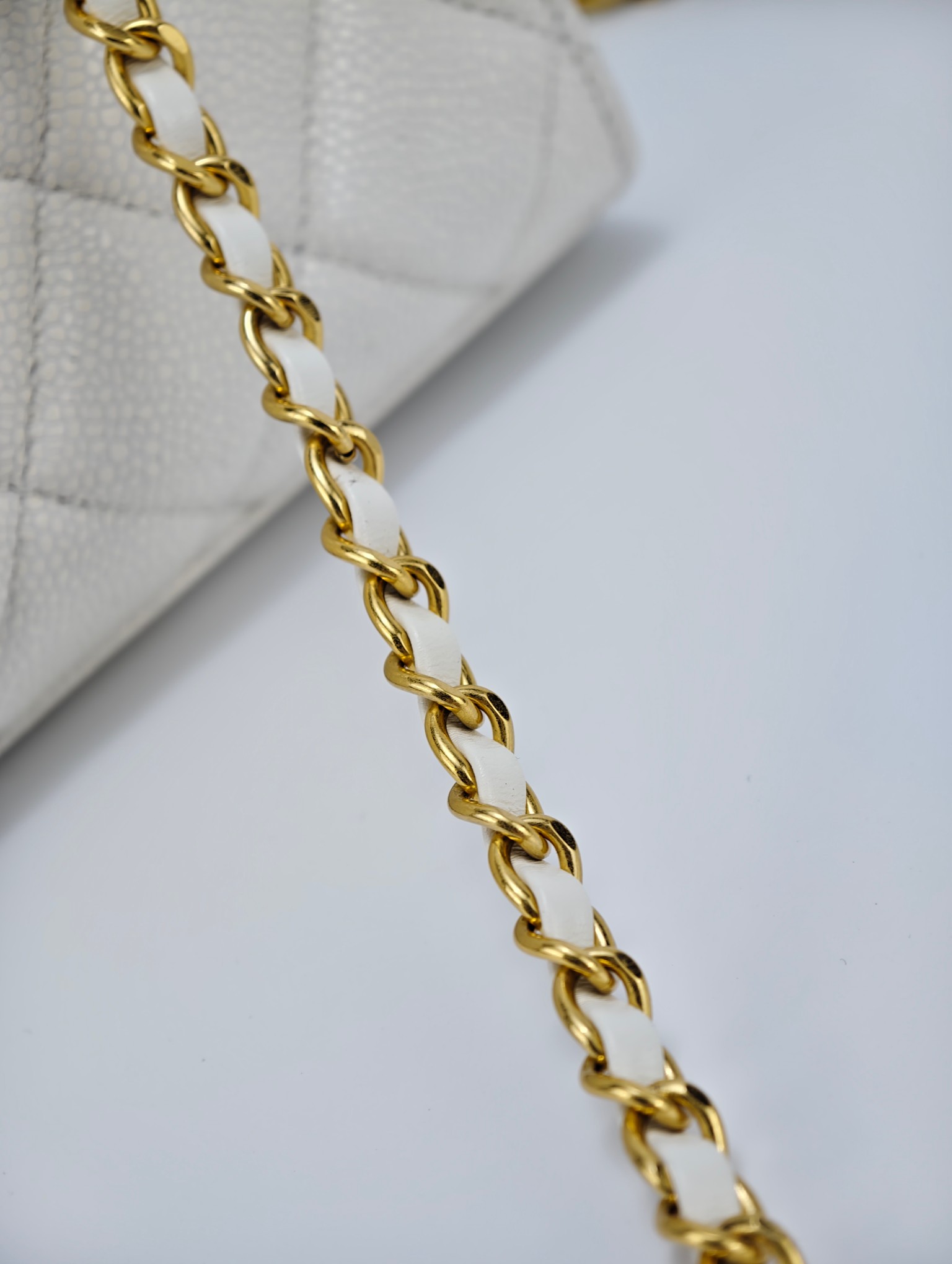 White real shot - Image 27